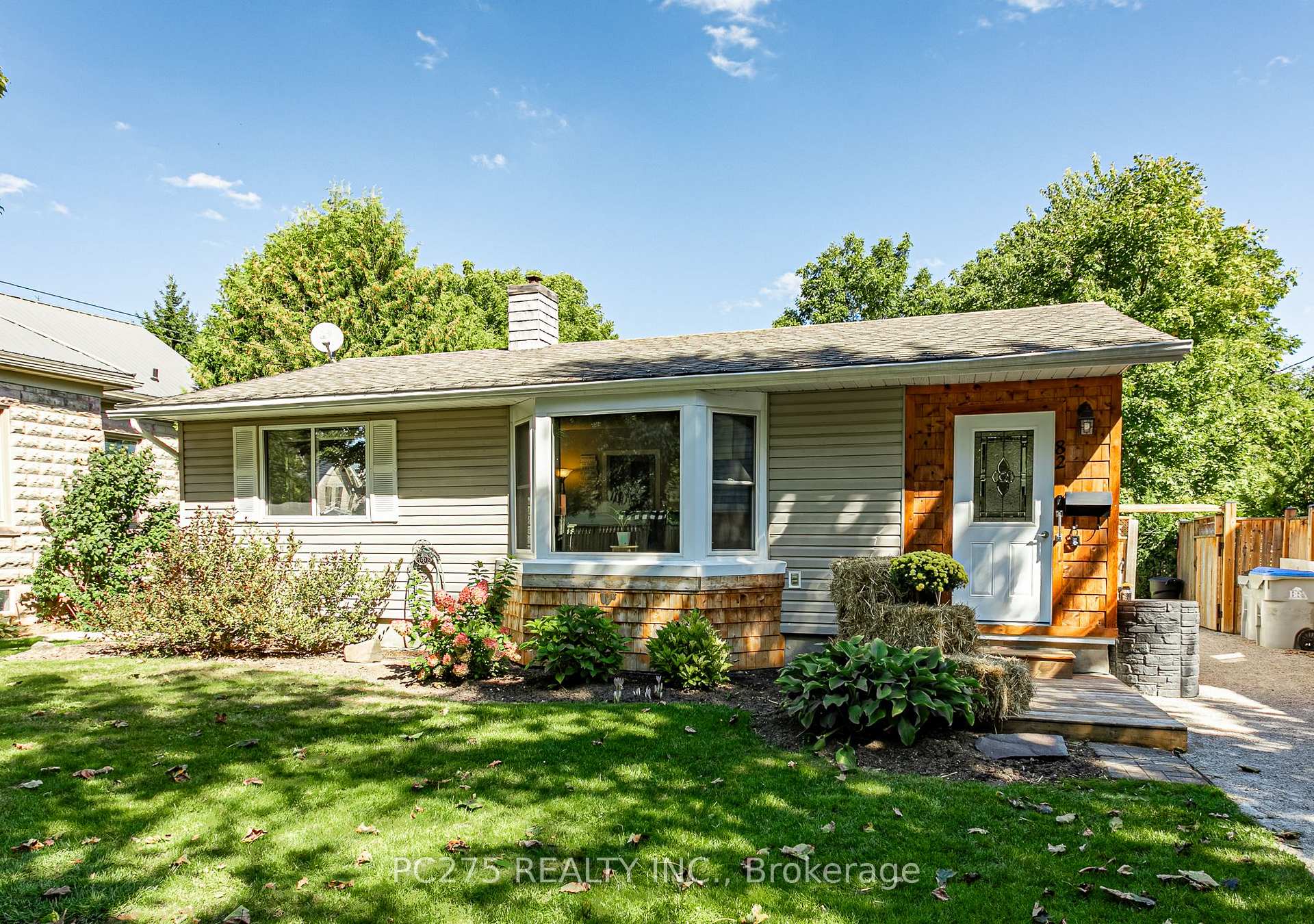 Photo 3 of 82 Centre Street, Huron East, Seaforth — HOMEH