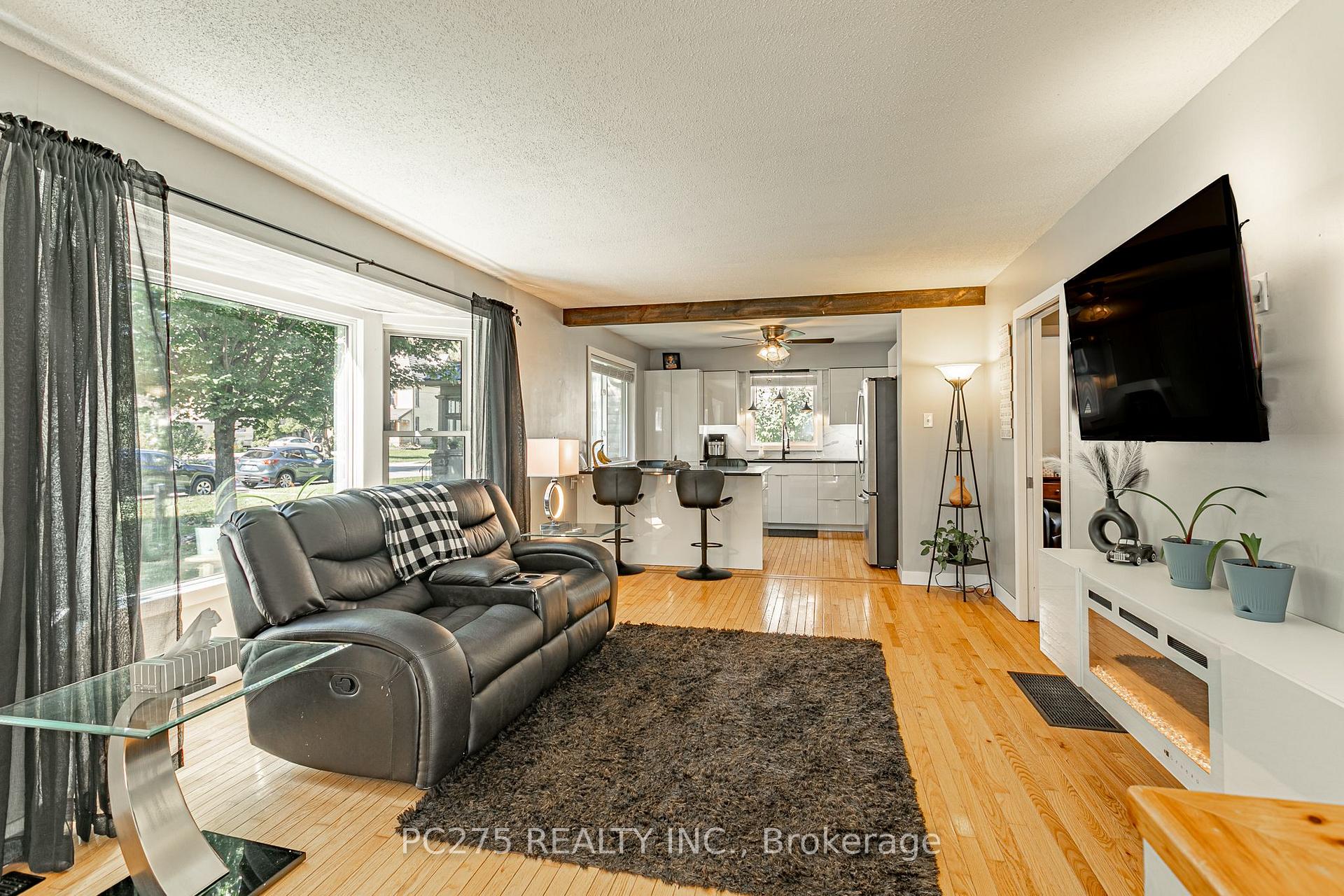 Photo 7 of 82 Centre Street, Huron East, Seaforth — HOMEH