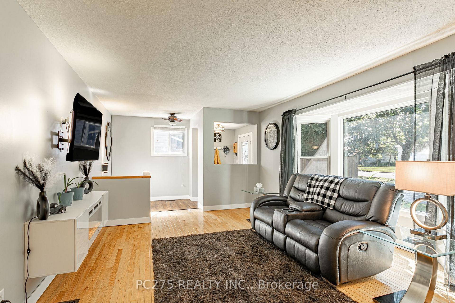 Photo 9 of 82 Centre Street, Huron East, Seaforth — HOMEH