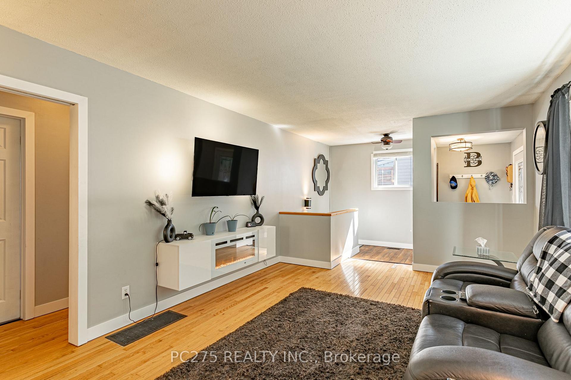 Photo 10 of 82 Centre Street, Huron East, Seaforth — HOMEH