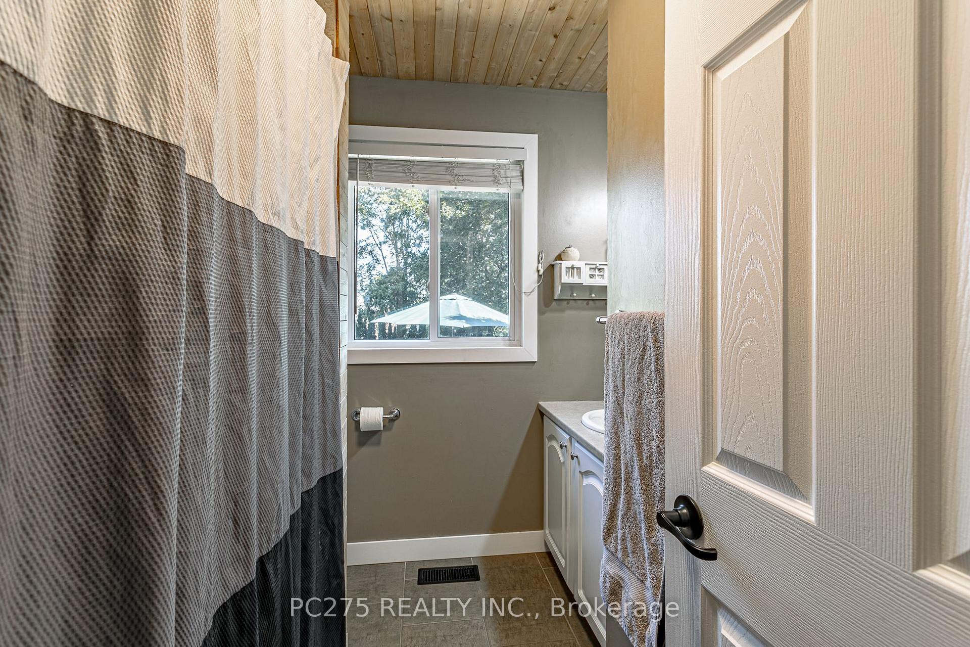 Photo 20 of 82 Centre Street, Huron East, Seaforth — HOMEH