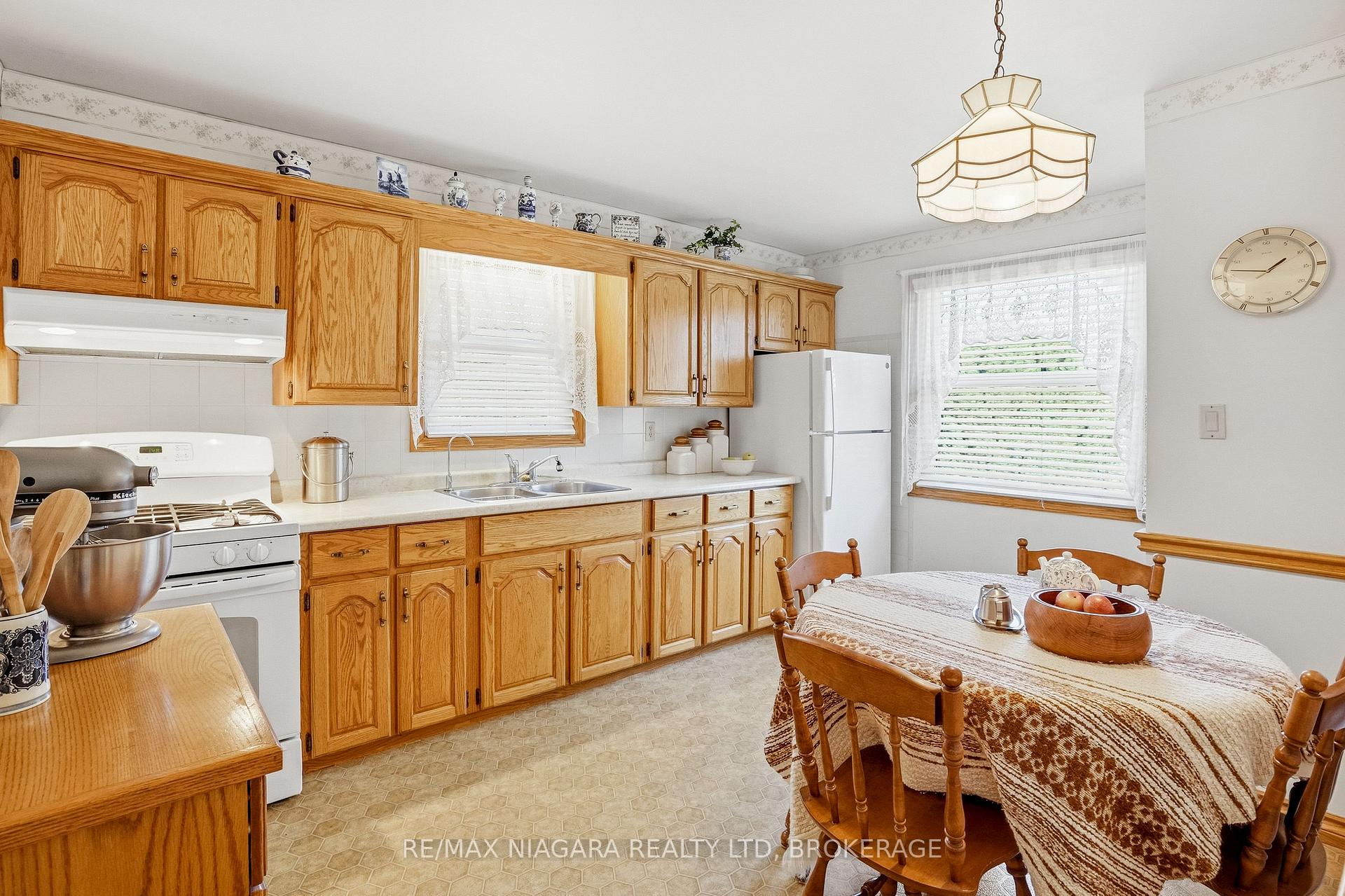 Photo 18 of 7771 Wilson Crescent, Niagara Falls, Oldfield — HOMEH