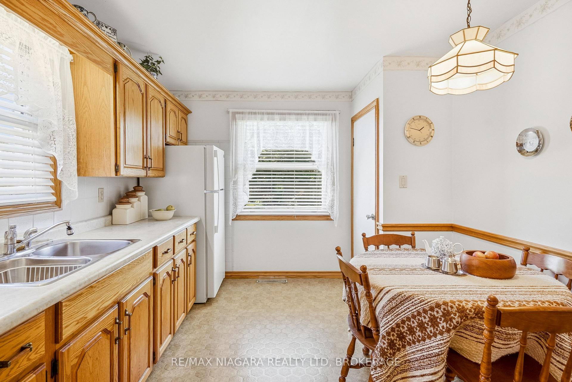 Photo 21 of 7771 Wilson Crescent, Niagara Falls, Oldfield — HOMEH