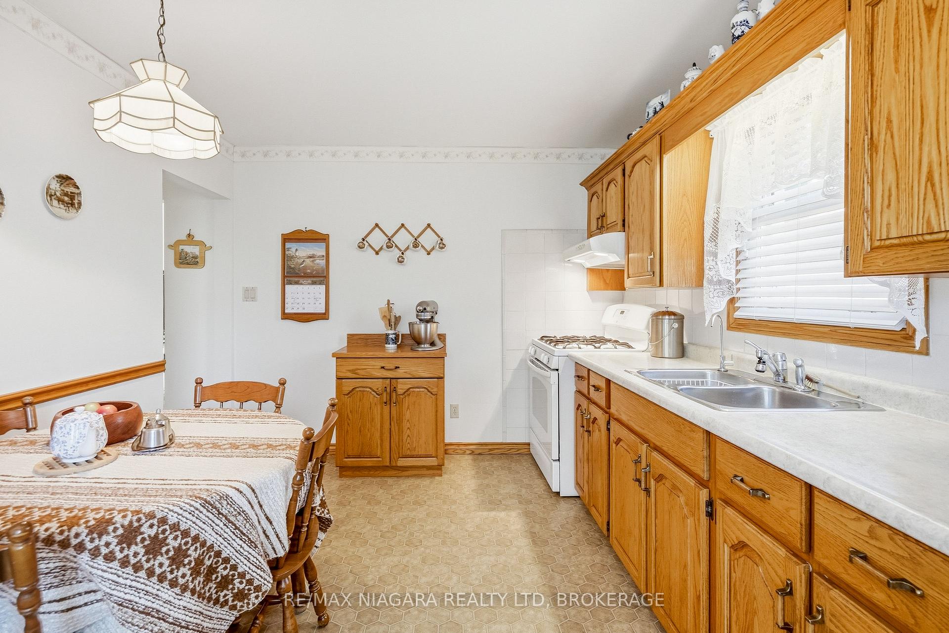 Photo 22 of 7771 Wilson Crescent, Niagara Falls, Oldfield — HOMEH