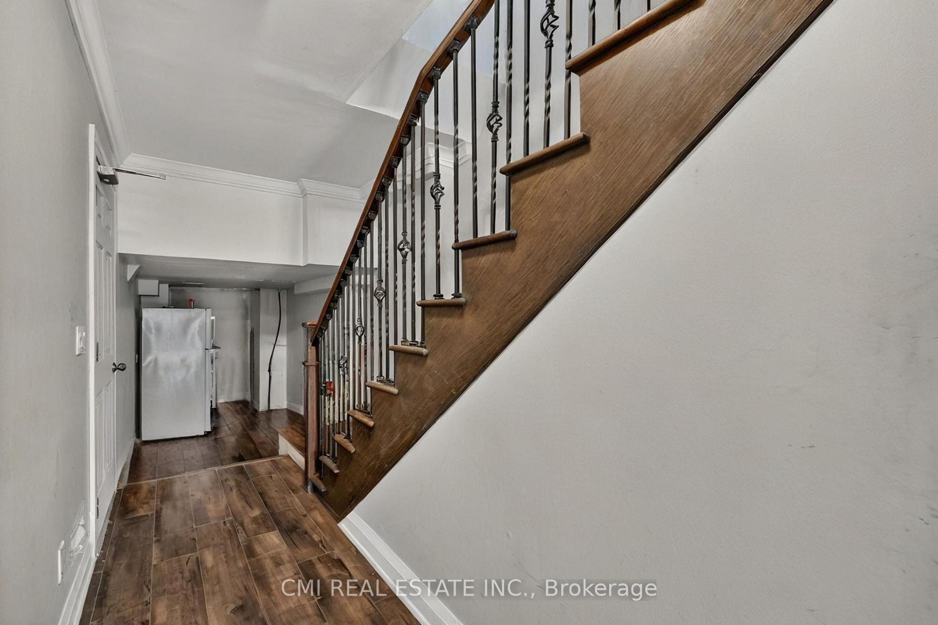 Photo 13 of 22 Jeavons Avenue, Scarborough, Clairlea-Birchmount — HOMEH