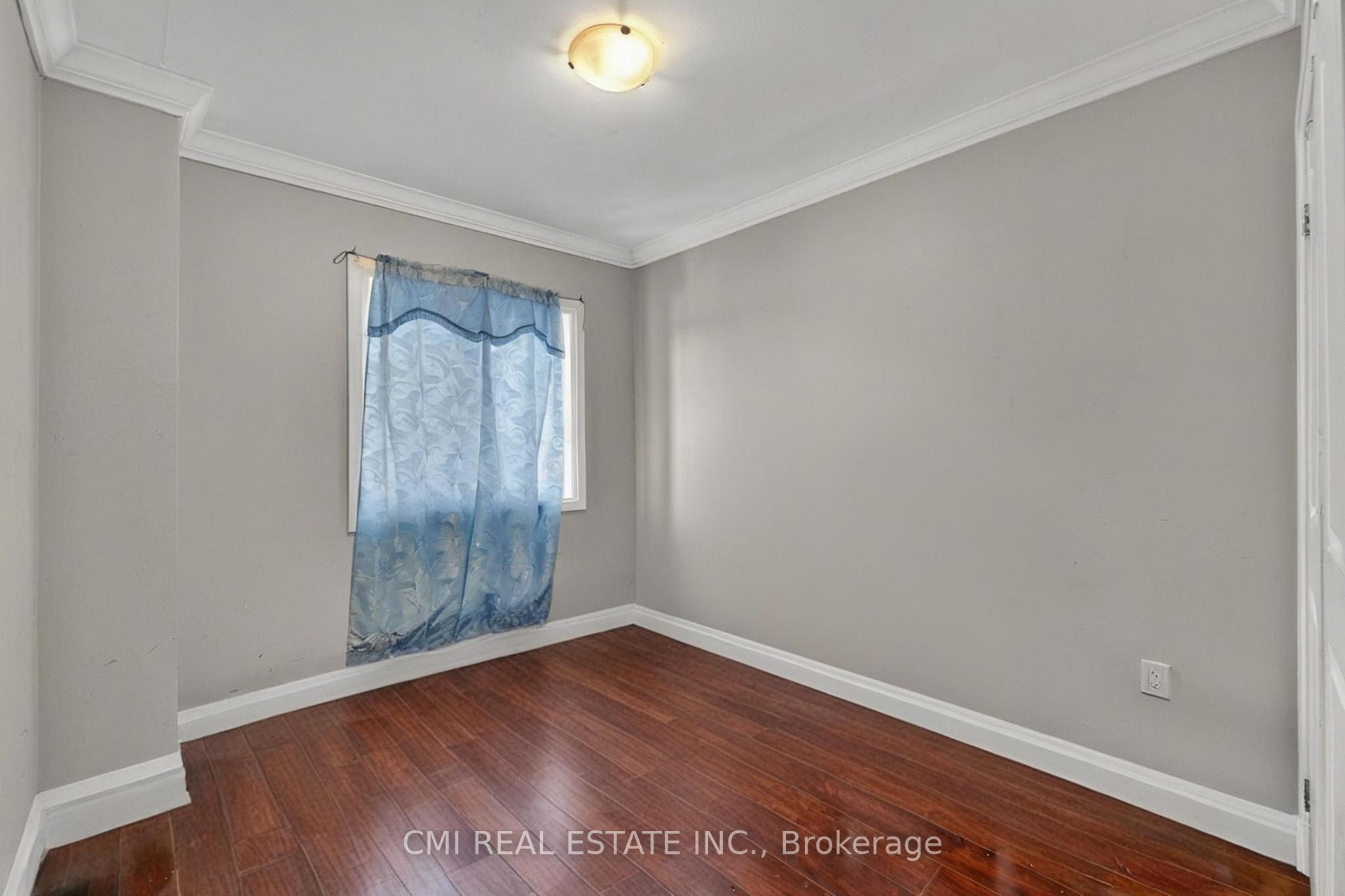 Photo 23 of 22 Jeavons Avenue, Scarborough, Clairlea-Birchmount — HOMEH