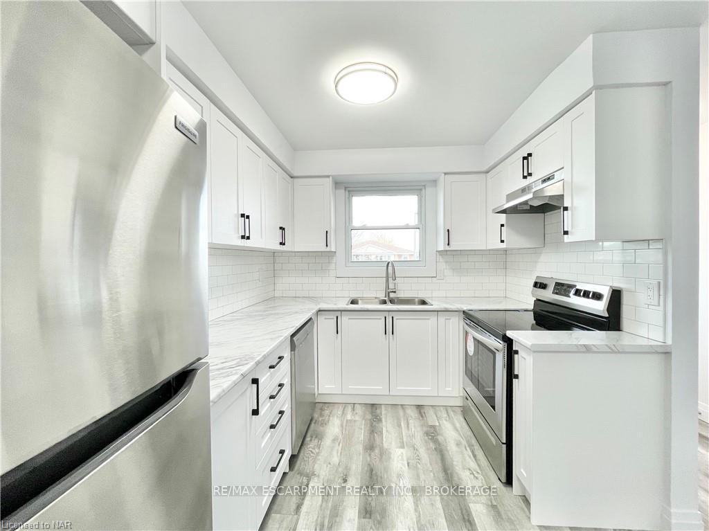 Photo 5 of 76 Marc Boulevard, Welland, Lincoln/Crowland — HOMEH