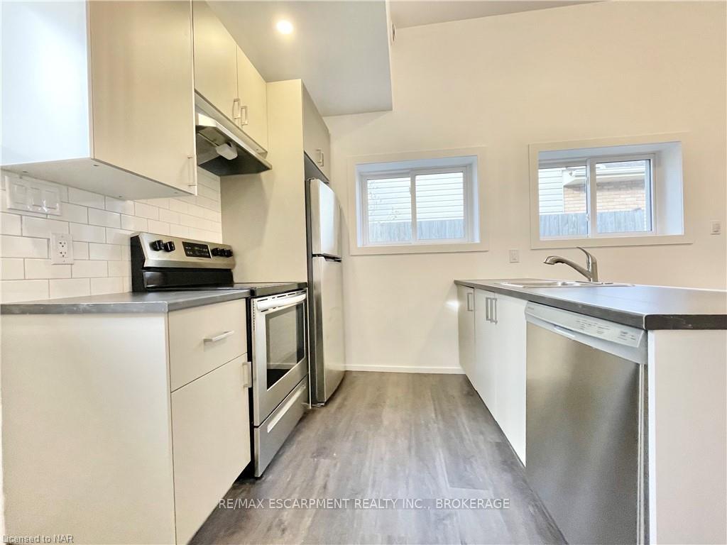 Photo 14 of 76 Marc Boulevard, Welland, Lincoln/Crowland — HOMEH