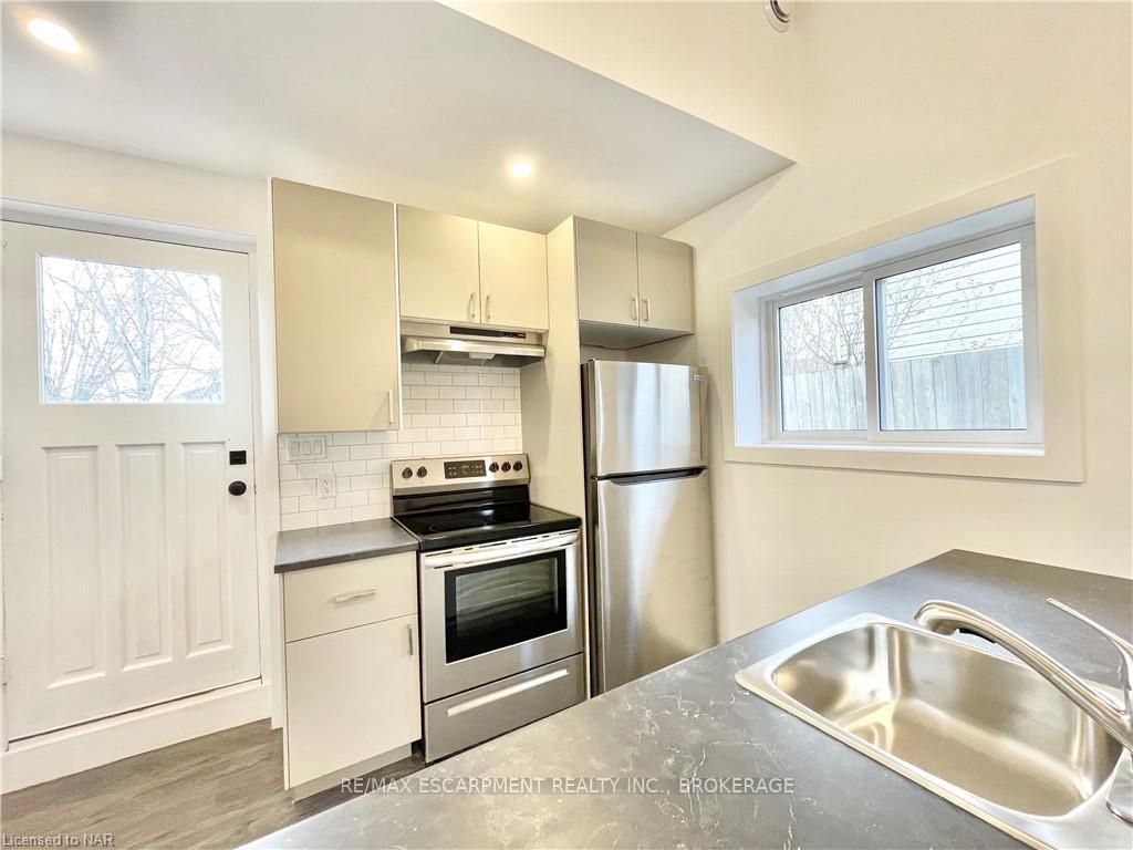 Photo 15 of 76 Marc Boulevard, Welland, Lincoln/Crowland — HOMEH