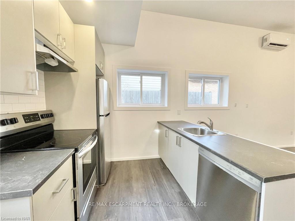 Photo 16 of 76 Marc Boulevard, Welland, Lincoln/Crowland — HOMEH