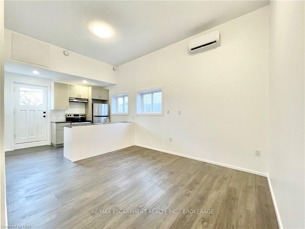 Photo 19 of 76 Marc Boulevard, Welland, Lincoln/Crowland — HOMEH