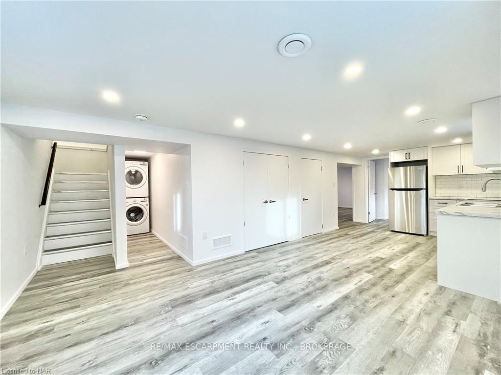 Photo 24 of 76 Marc Boulevard, Welland, Lincoln/Crowland — HOMEH