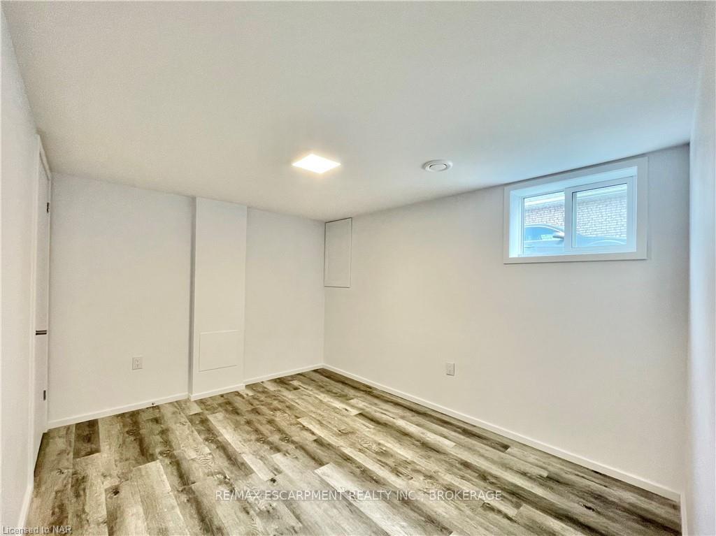 Photo 30 of 76 Marc Boulevard, Welland, Lincoln/Crowland — HOMEH