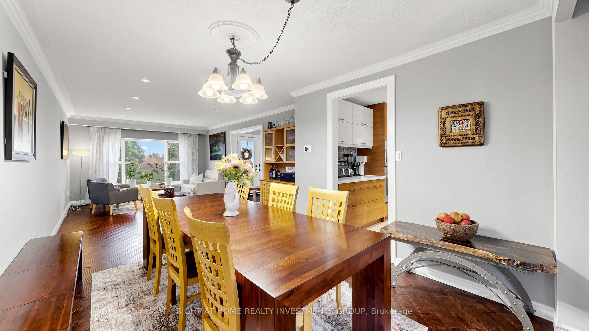 Photo 8 of 86 Burling Place, Newmarket, Huron Heights-Leslie Valley — HOMEH
