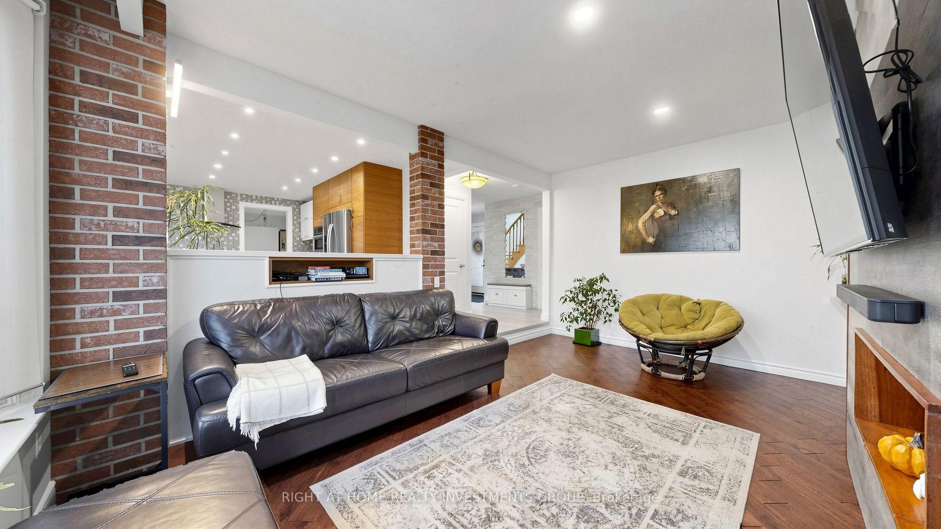 Photo 10 of 86 Burling Place, Newmarket, Huron Heights-Leslie Valley — HOMEH