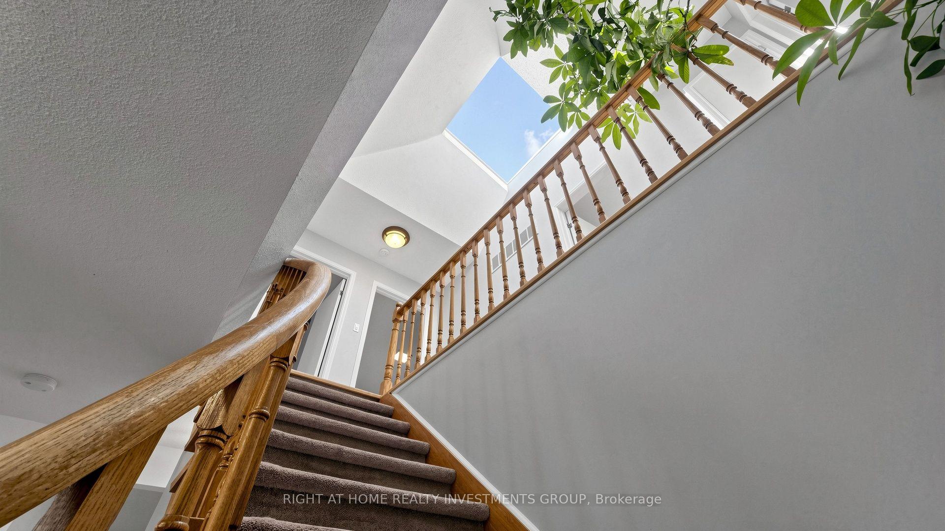 Photo 20 of 86 Burling Place, Newmarket, Huron Heights-Leslie Valley — HOMEH