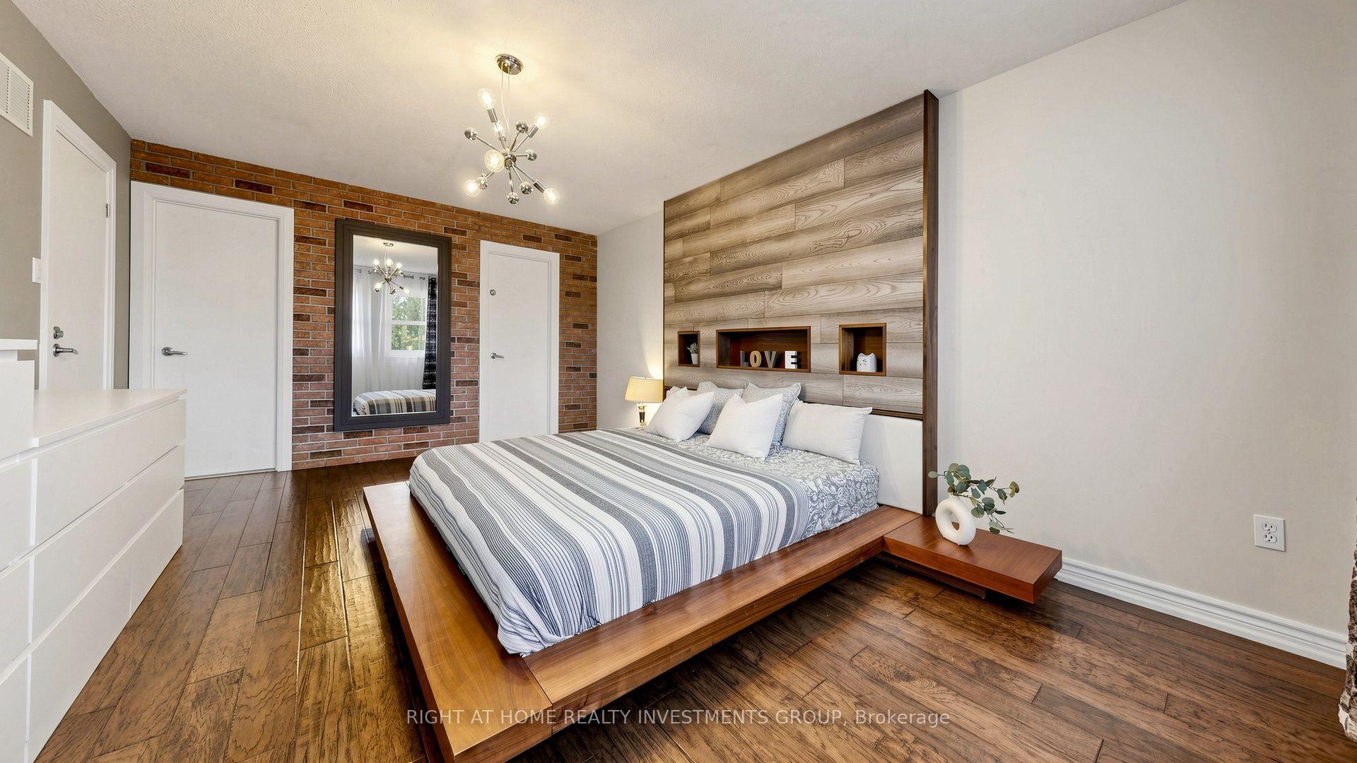Photo 23 of 86 Burling Place, Newmarket, Huron Heights-Leslie Valley — HOMEH