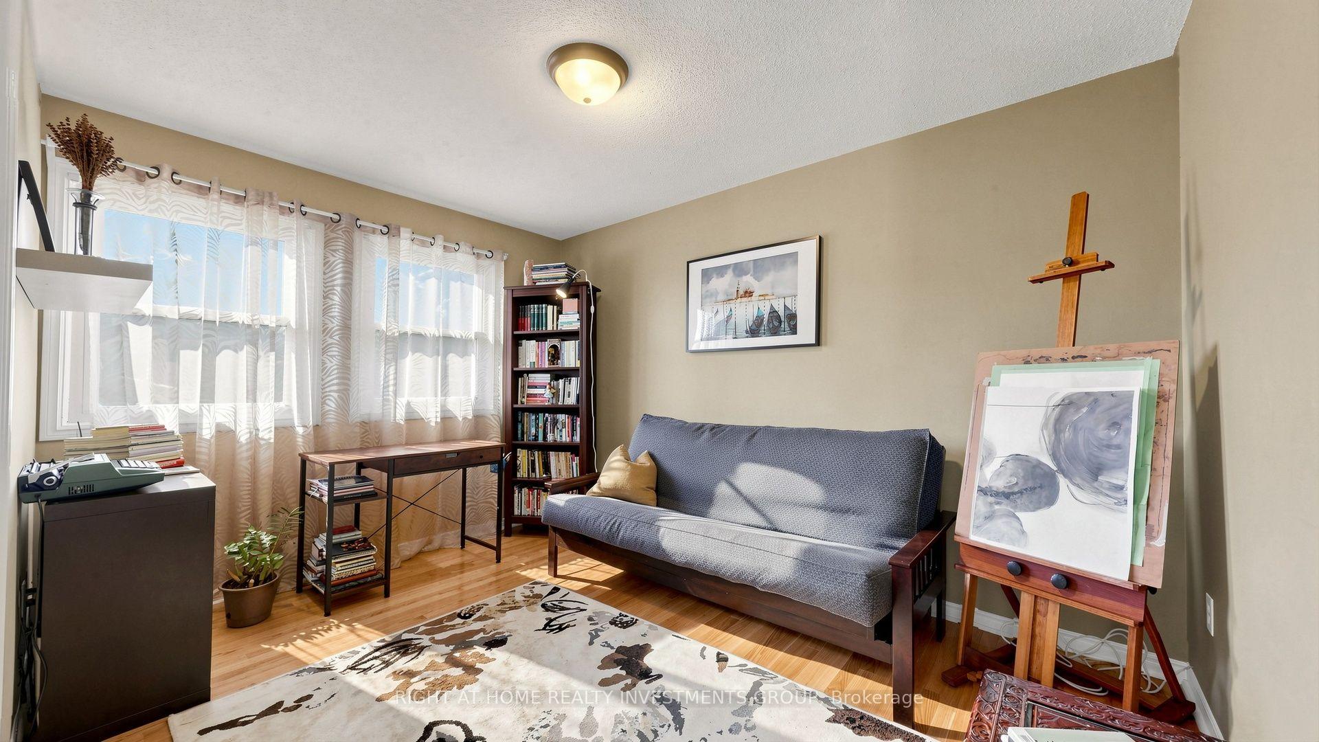 Photo 27 of 86 Burling Place, Newmarket, Huron Heights-Leslie Valley — HOMEH