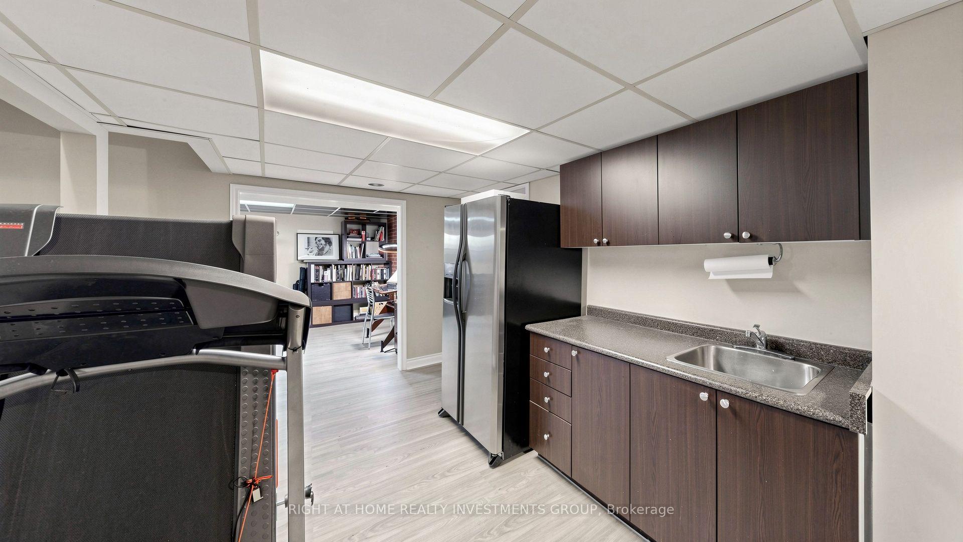 Photo 32 of 86 Burling Place, Newmarket, Huron Heights-Leslie Valley — HOMEH
