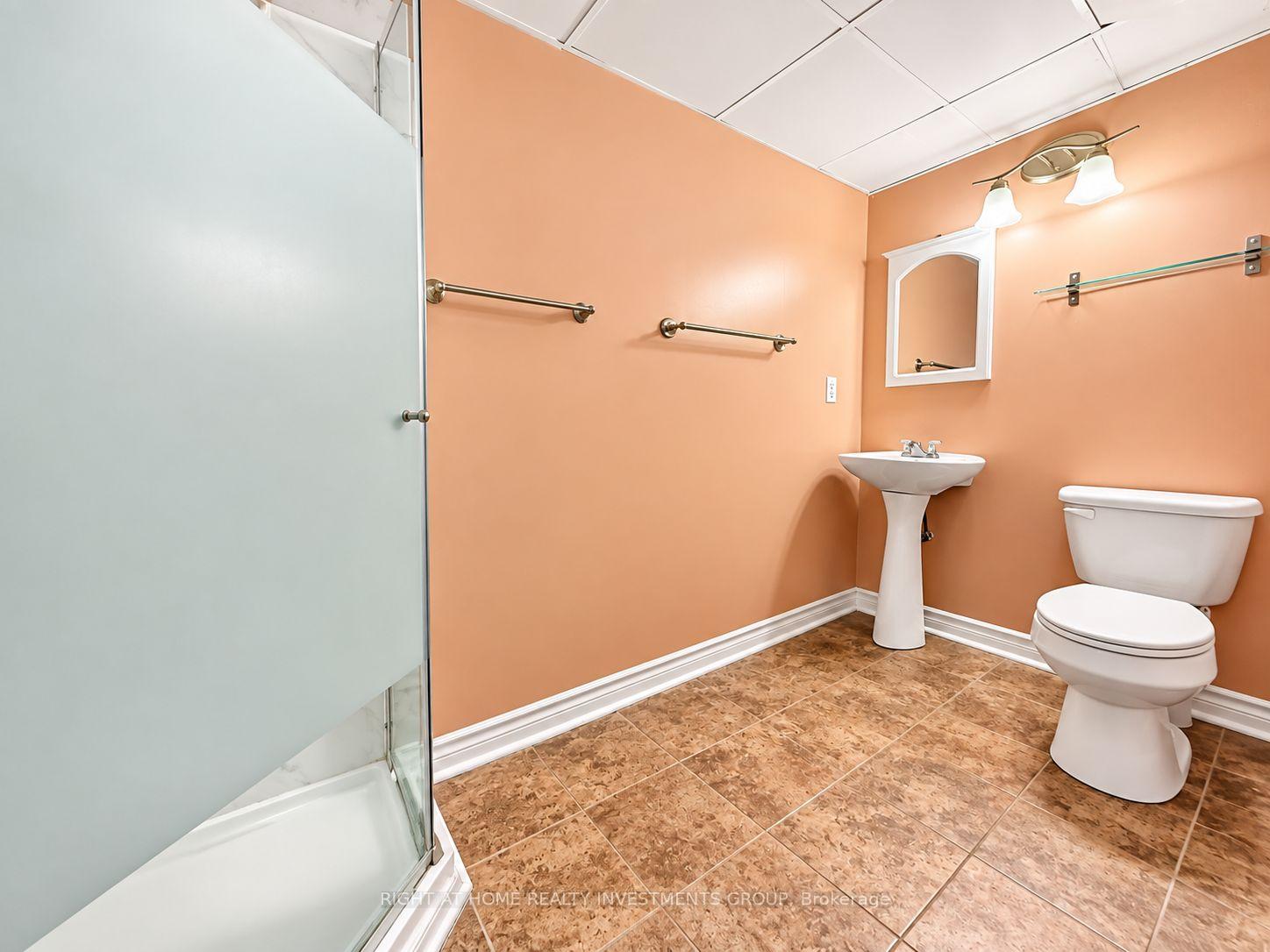 Photo 37 of 86 Burling Place, Newmarket, Huron Heights-Leslie Valley — HOMEH