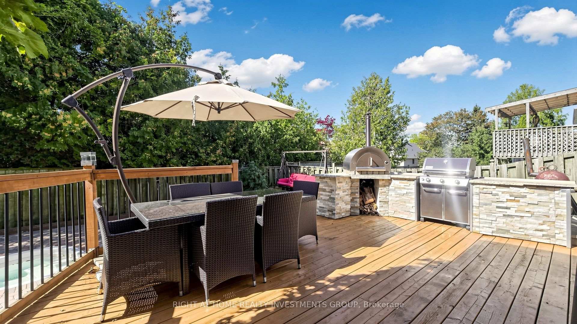 Photo 40 of 86 Burling Place, Newmarket, Huron Heights-Leslie Valley — HOMEH