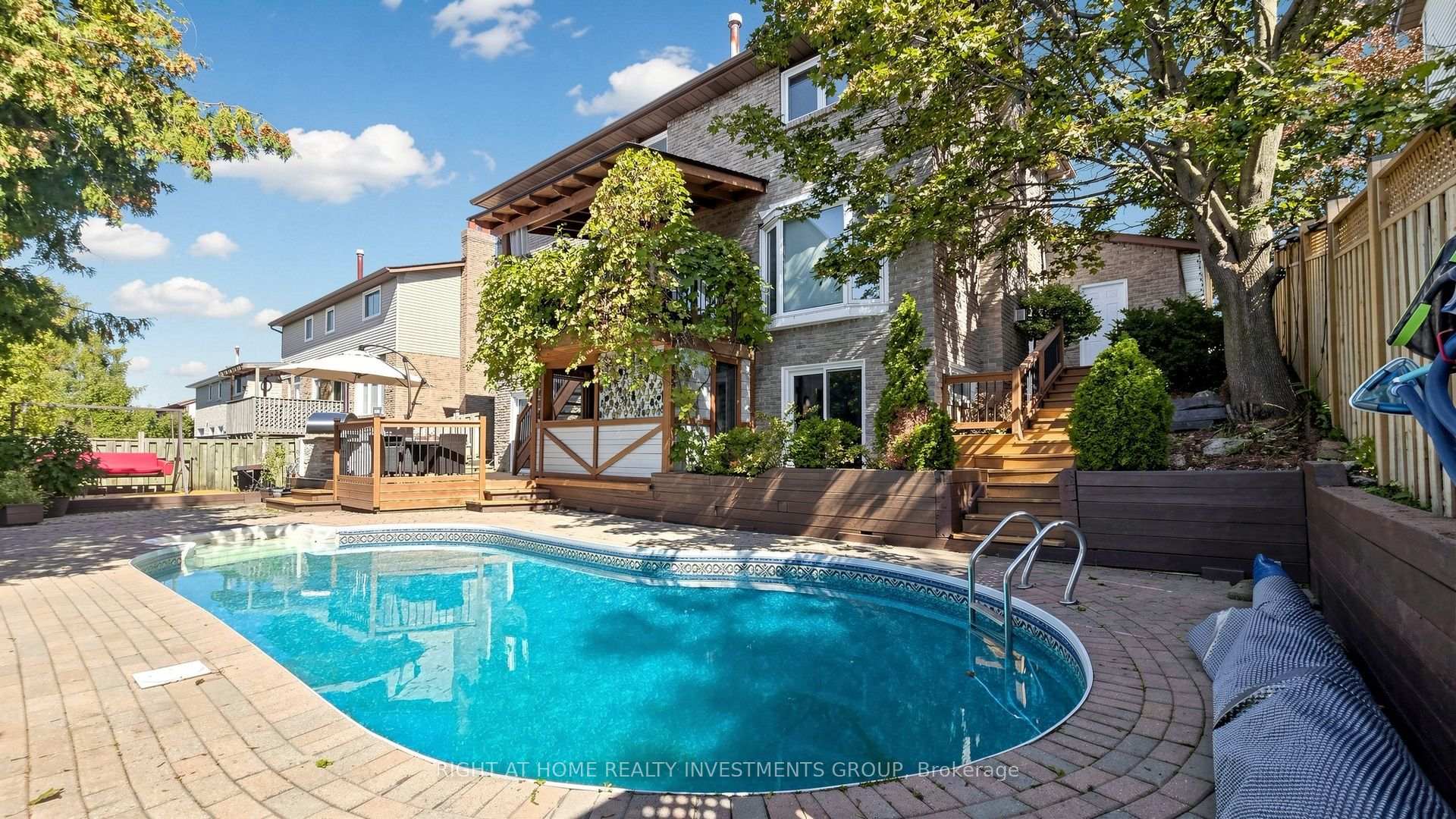 Photo 41 of 86 Burling Place, Newmarket, Huron Heights-Leslie Valley — HOMEH