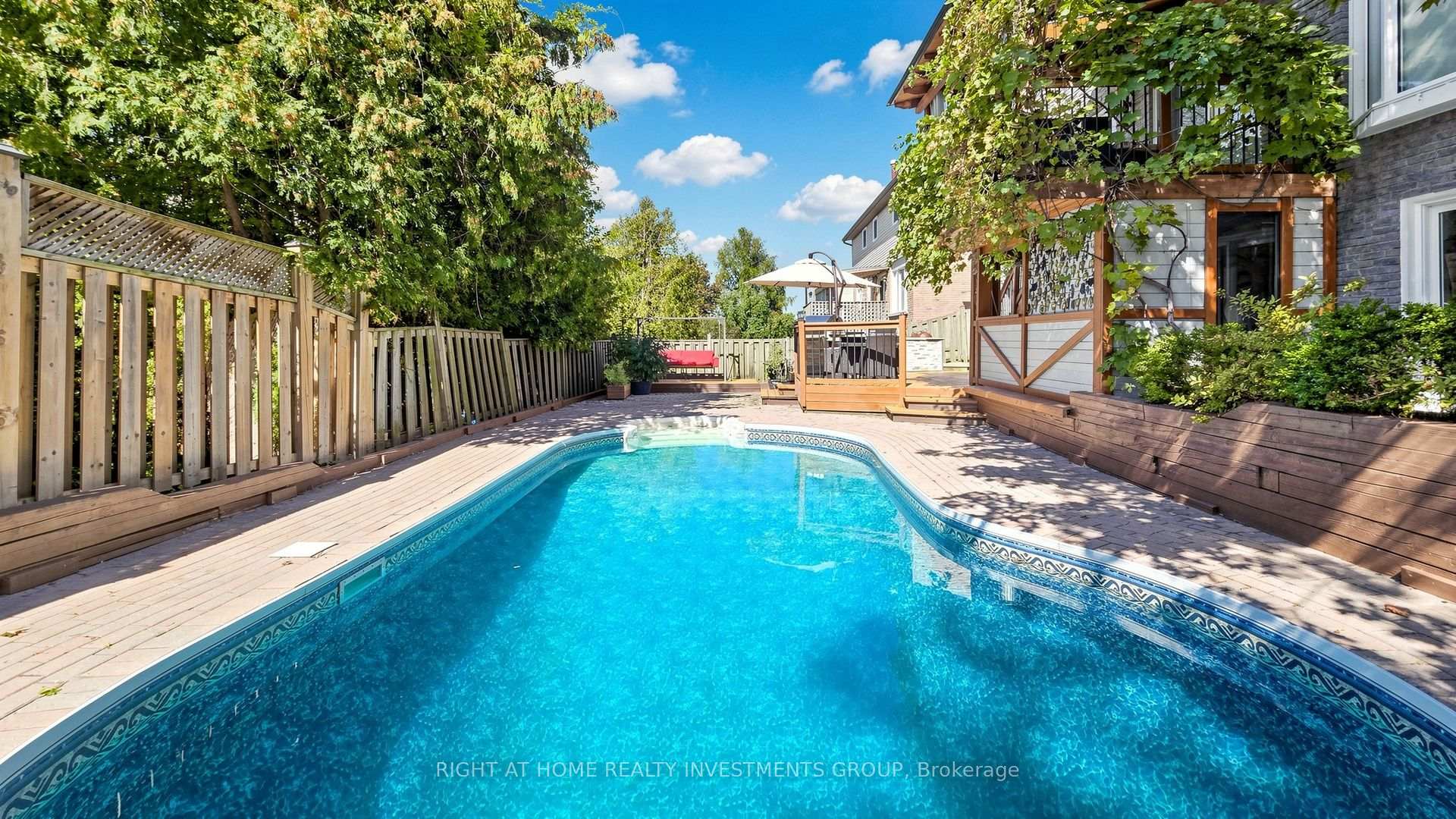 Photo 43 of 86 Burling Place, Newmarket, Huron Heights-Leslie Valley — HOMEH