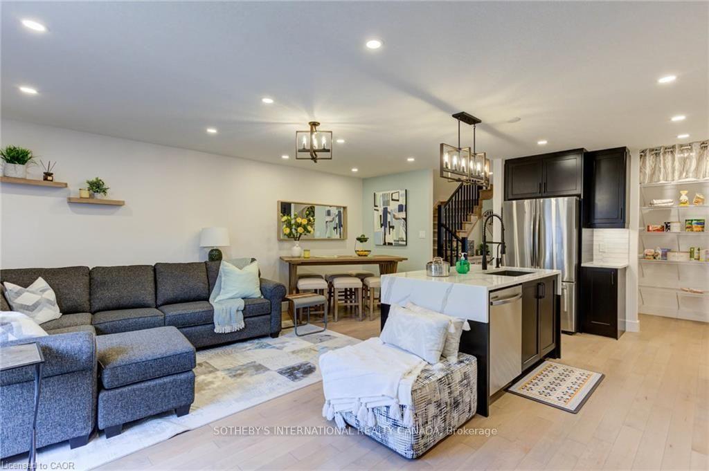 Photo 12 of Unit 79Q, 72 Bur Oak Common, Cambridge, Preston Heights — HOMEH