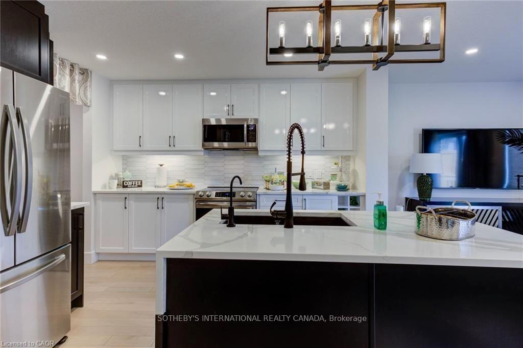 Photo 16 of Unit 79Q, 72 Bur Oak Common, Cambridge, Preston Heights — HOMEH