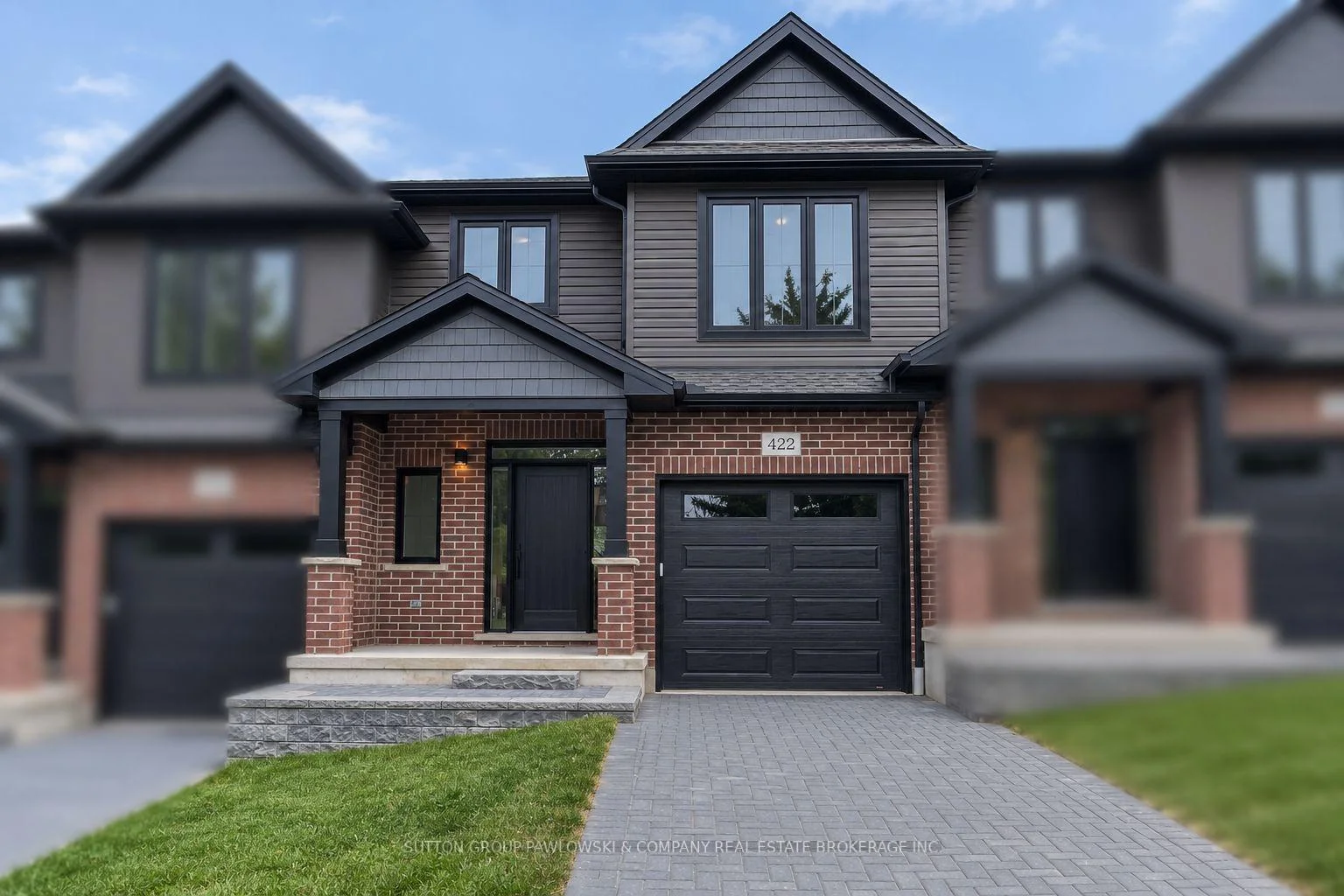 Photo of 422 Old Wonderland Road