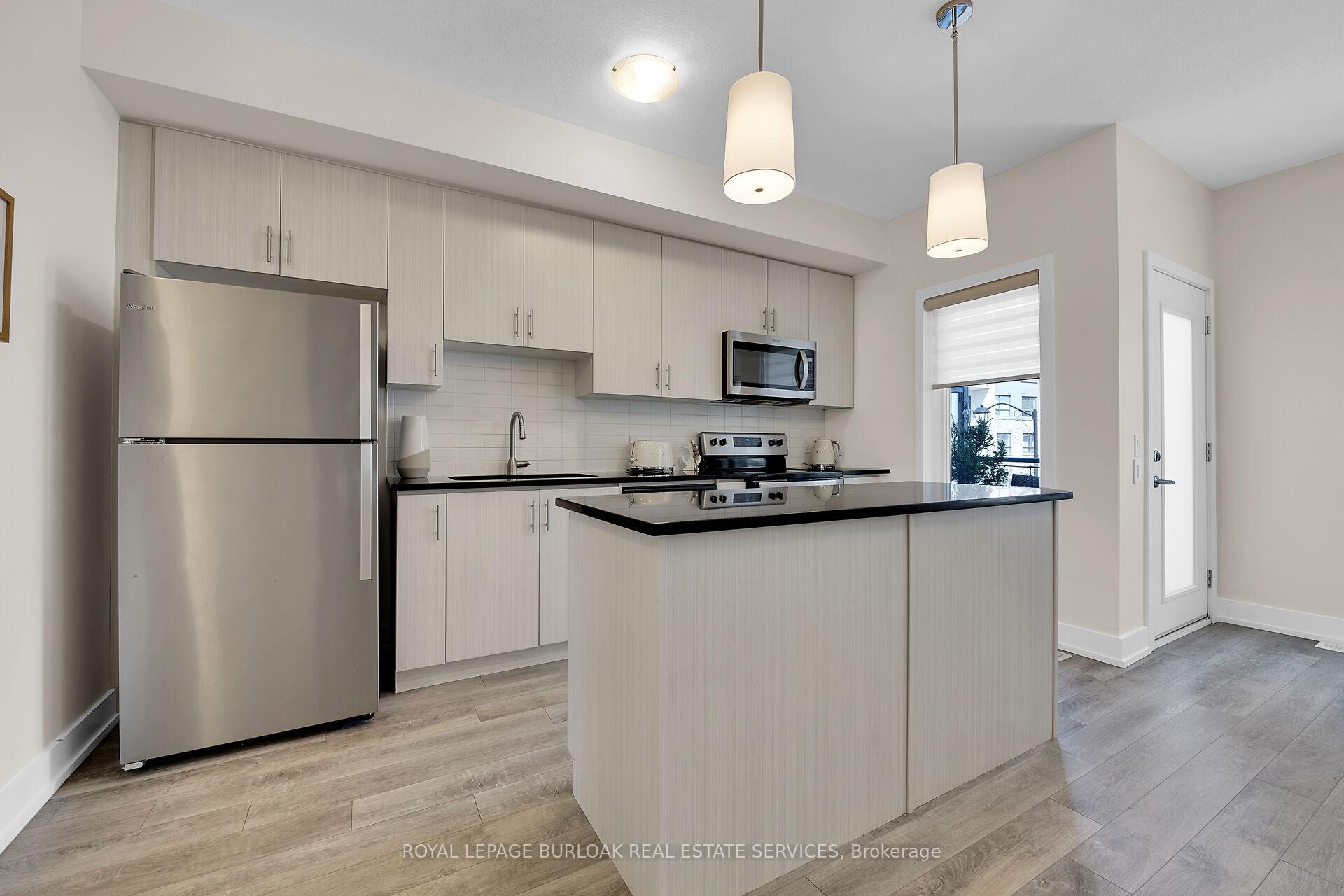Photo 6 of Unit 9, 115 Shoreview Place, Hamilton, Lakeshore — HOMEH