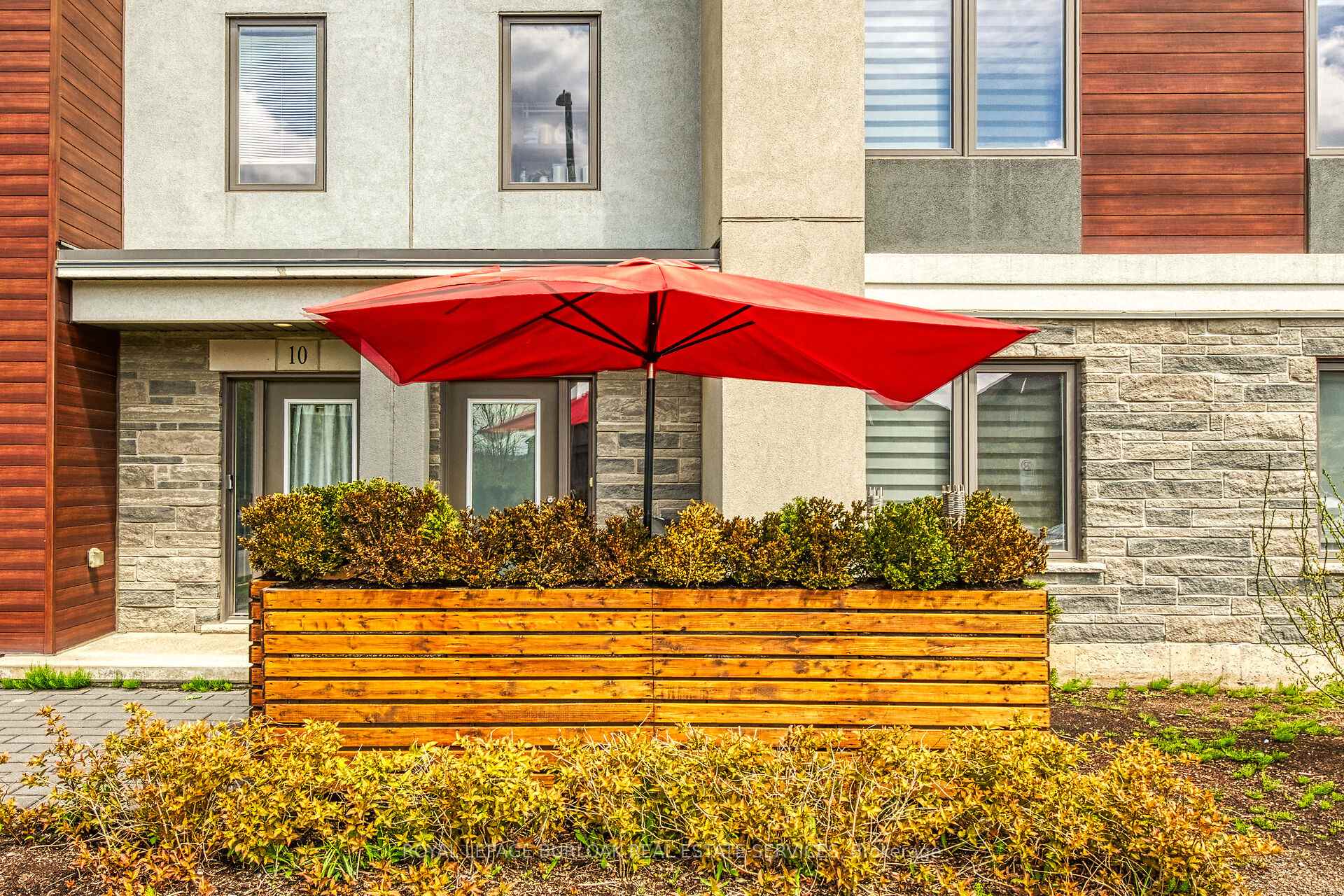 Photo 41 of Unit 9, 115 Shoreview Place, Hamilton, Lakeshore — HOMEH