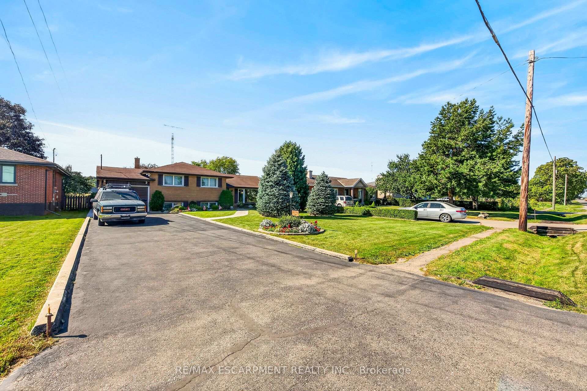 Photo 5 of 994 Barton Street, Hamilton, Fruitland — HOMEH