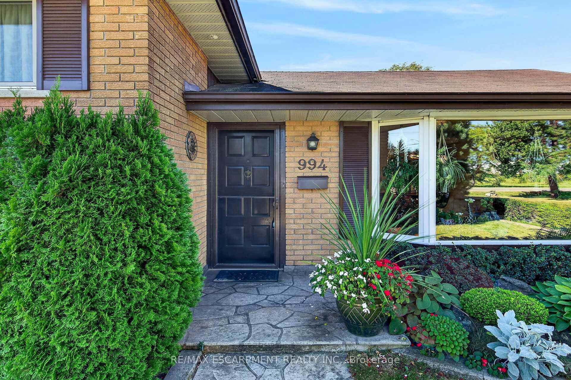 Photo 6 of 994 Barton Street, Hamilton, Fruitland — HOMEH