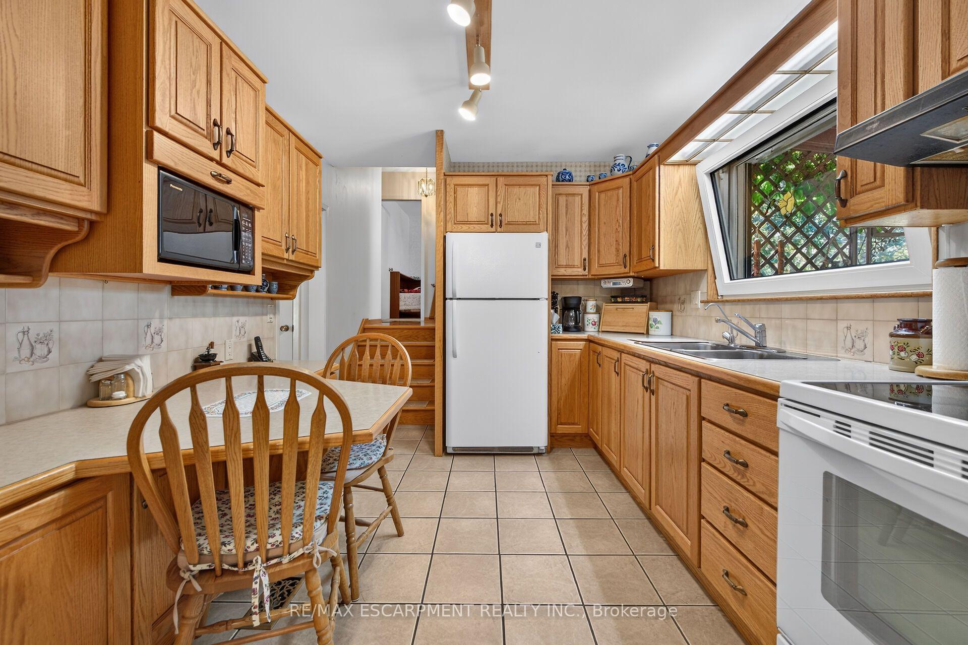 Photo 14 of 994 Barton Street, Hamilton, Fruitland — HOMEH