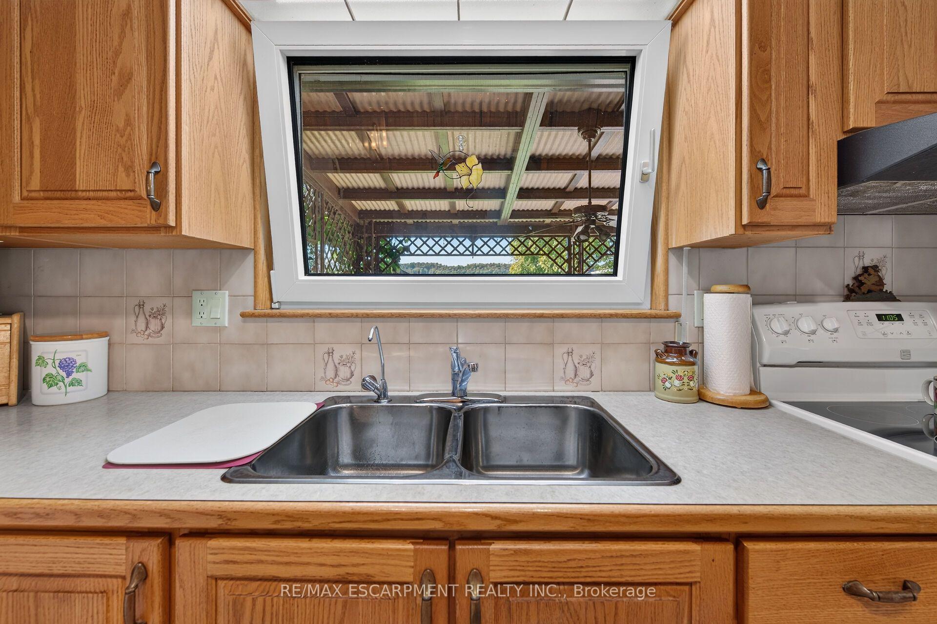Photo 17 of 994 Barton Street, Hamilton, Fruitland — HOMEH