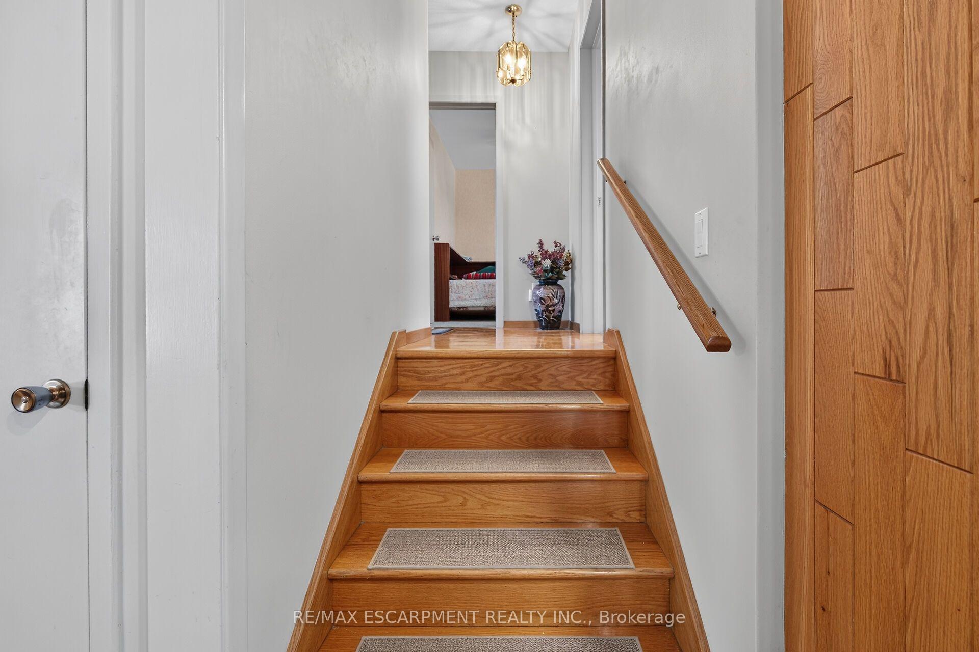 Photo 20 of 994 Barton Street, Hamilton, Fruitland — HOMEH