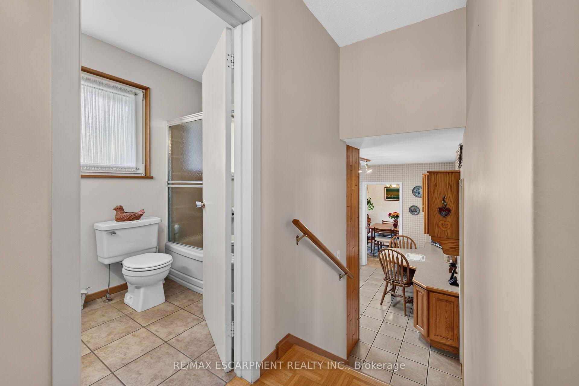 Photo 23 of 994 Barton Street, Hamilton, Fruitland — HOMEH