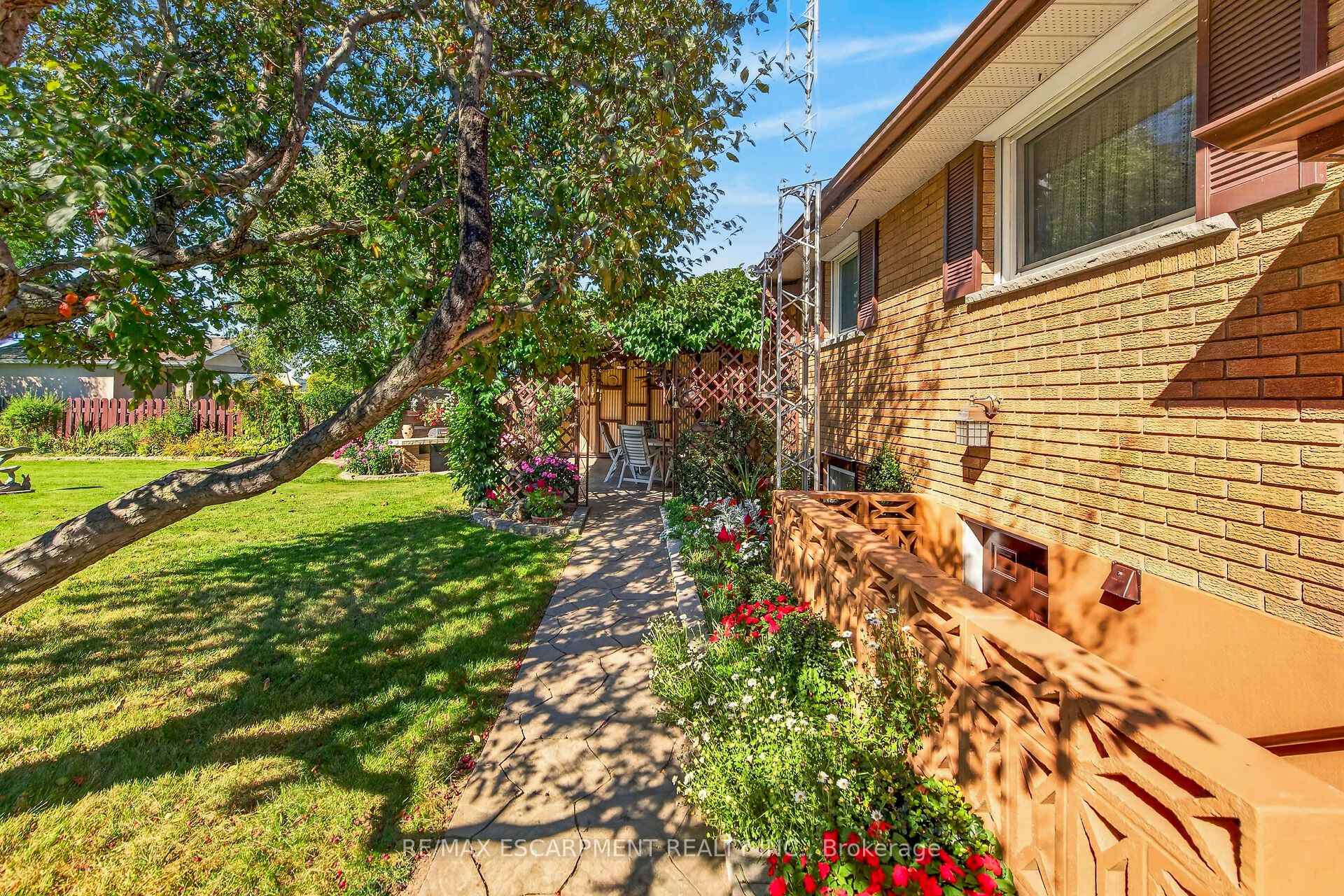 Photo 40 of 994 Barton Street, Hamilton, Fruitland — HOMEH