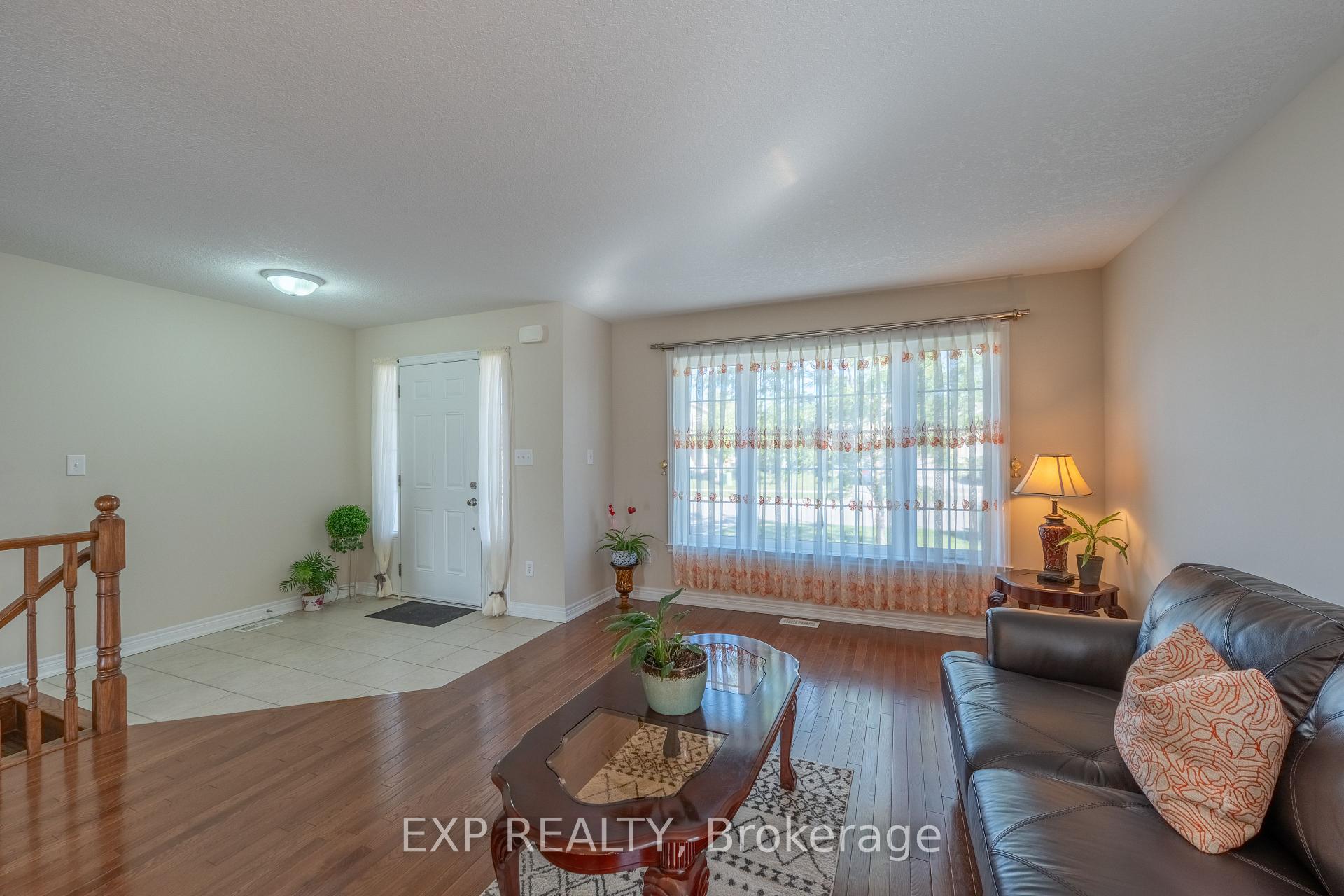 Photo 3 of 37 Helen Drive E, Haldimand — HOMEH