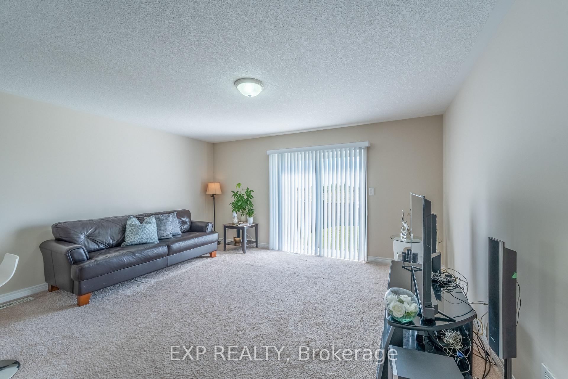 Photo 13 of 37 Helen Drive E, Haldimand — HOMEH