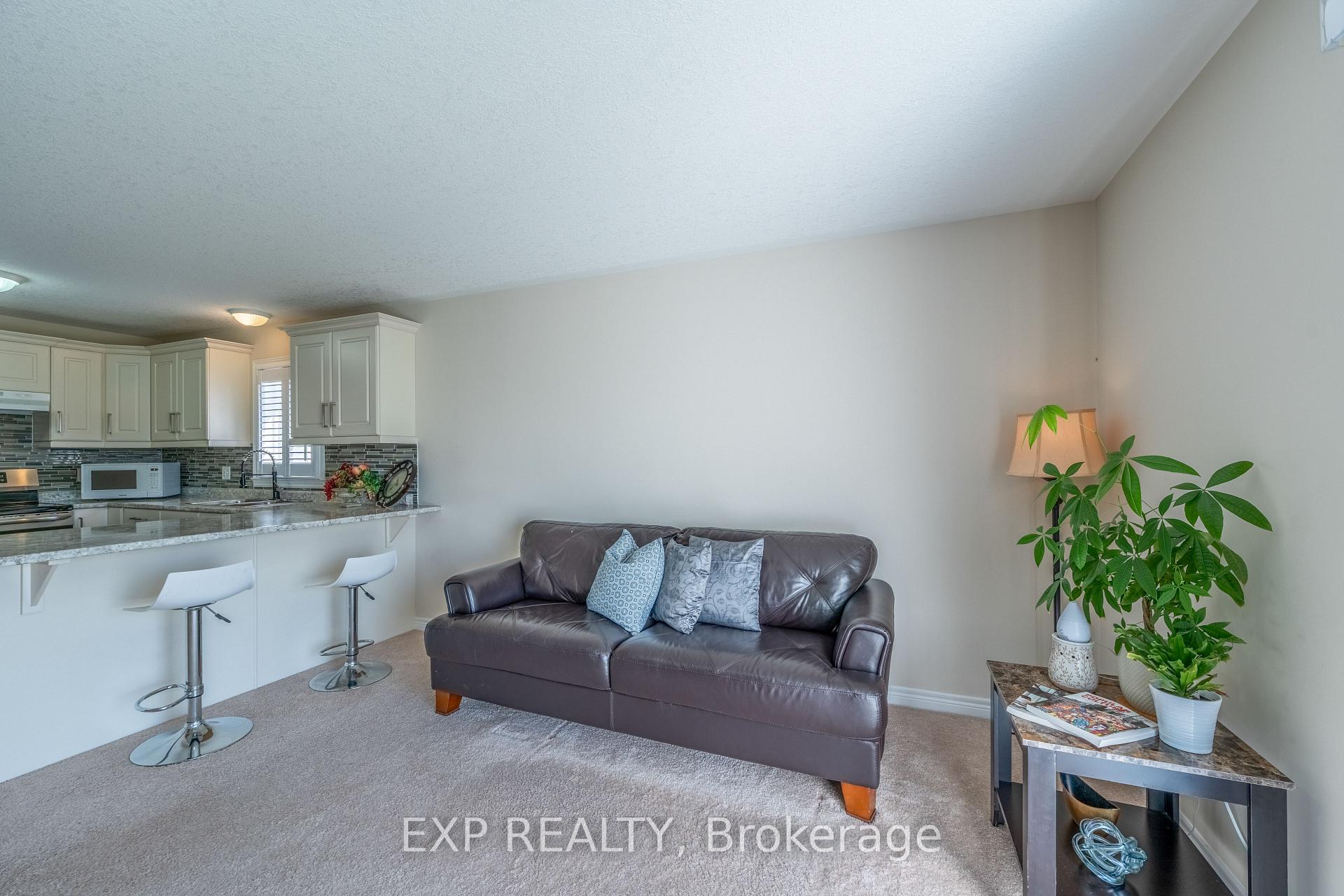 Photo 14 of 37 Helen Drive E, Haldimand — HOMEH