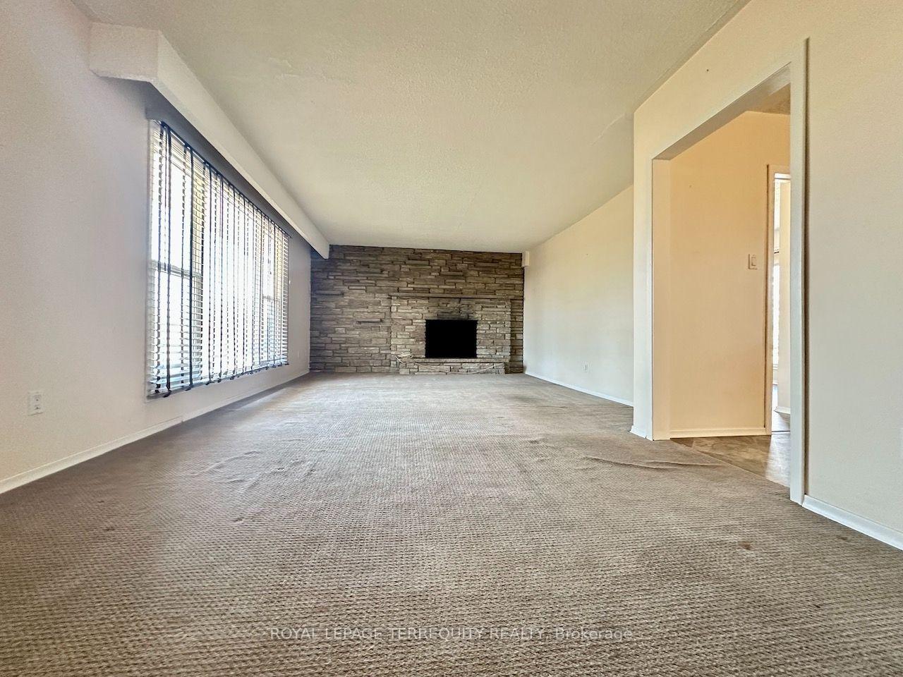 Photo 2 of Unit Unit A, 1775 Bowmanville Avenue, Clarington, Bowmanville — HOMEH
