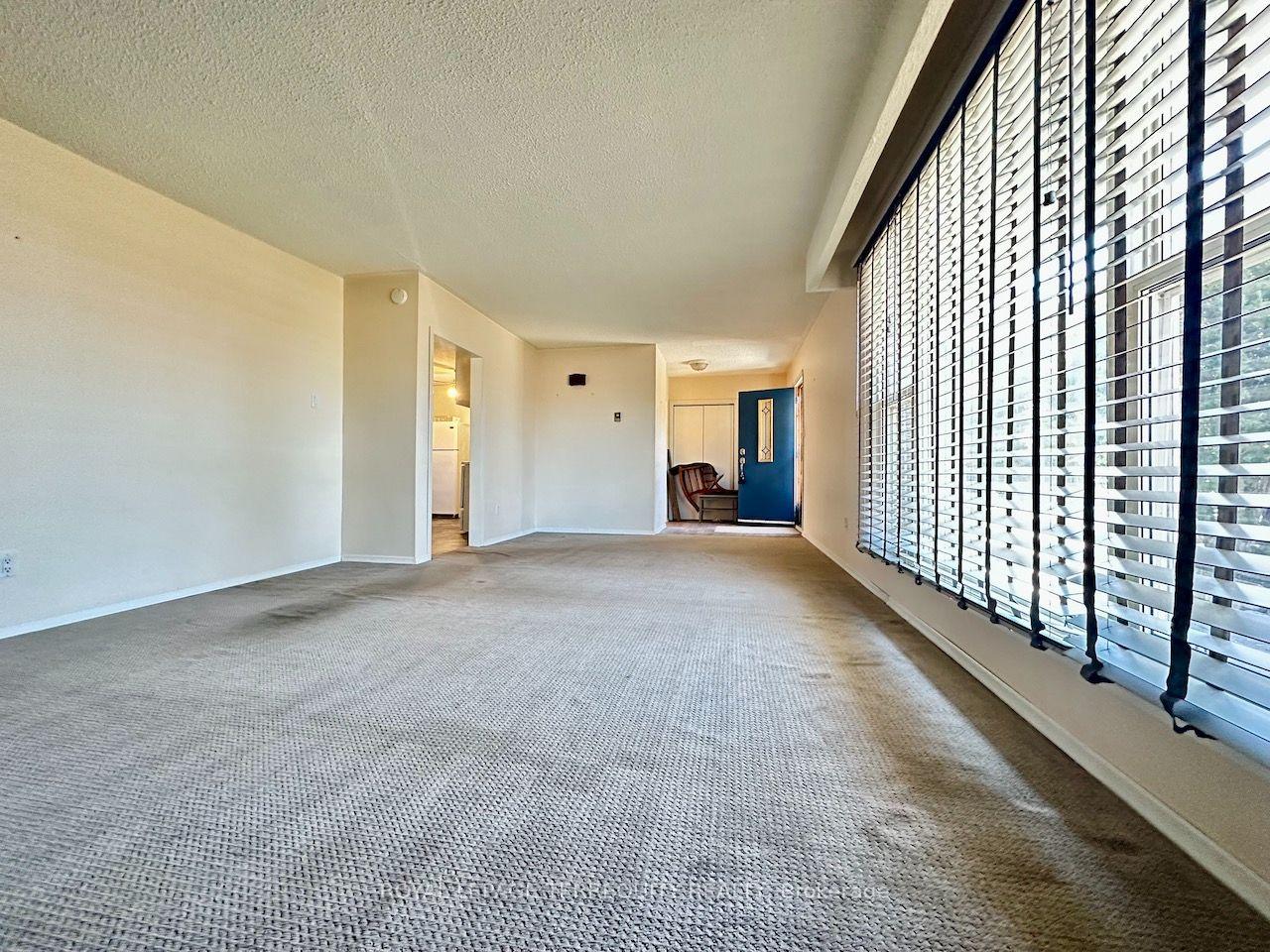 Photo 4 of Unit Unit A, 1775 Bowmanville Avenue, Clarington, Bowmanville — HOMEH