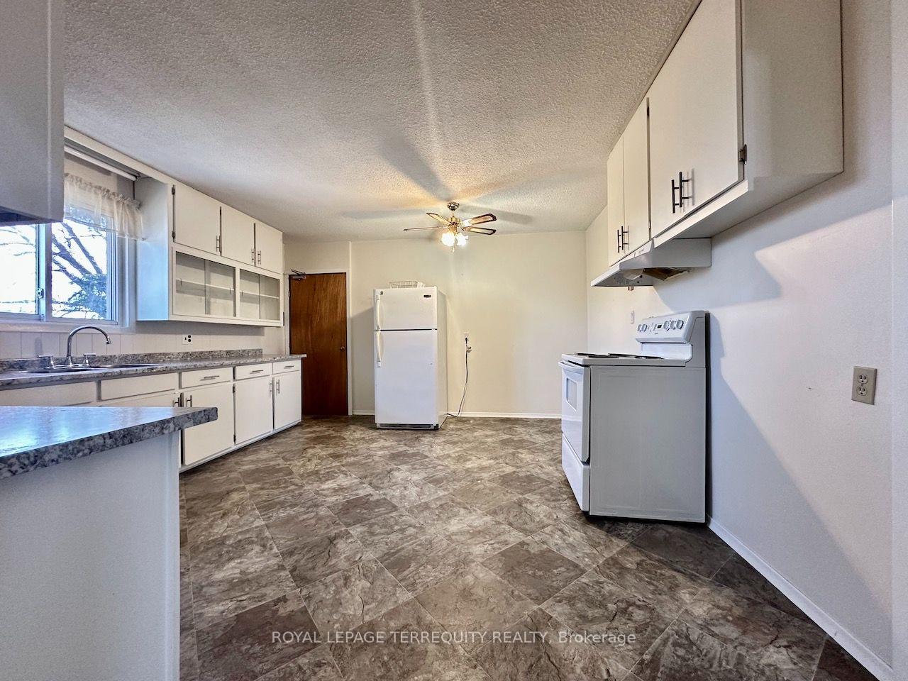 Photo 7 of Unit Unit A, 1775 Bowmanville Avenue, Clarington, Bowmanville — HOMEH