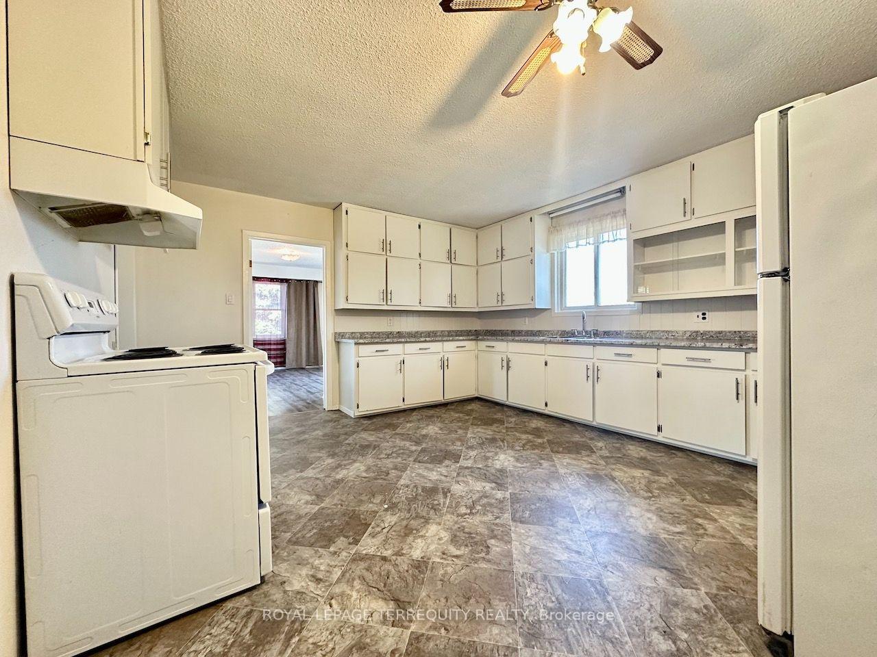 Photo 8 of Unit Unit A, 1775 Bowmanville Avenue, Clarington, Bowmanville — HOMEH