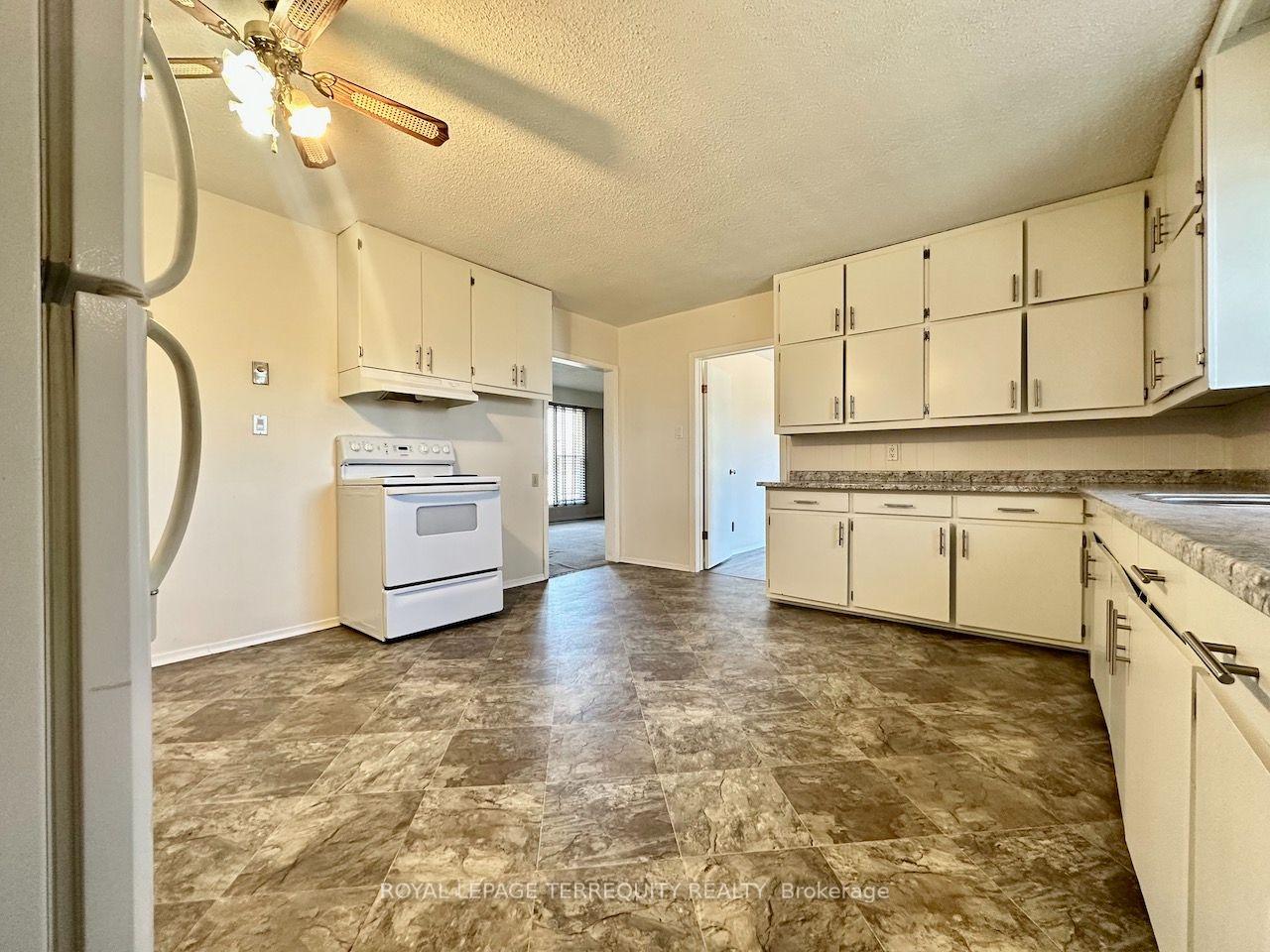Photo 9 of Unit Unit A, 1775 Bowmanville Avenue, Clarington, Bowmanville — HOMEH