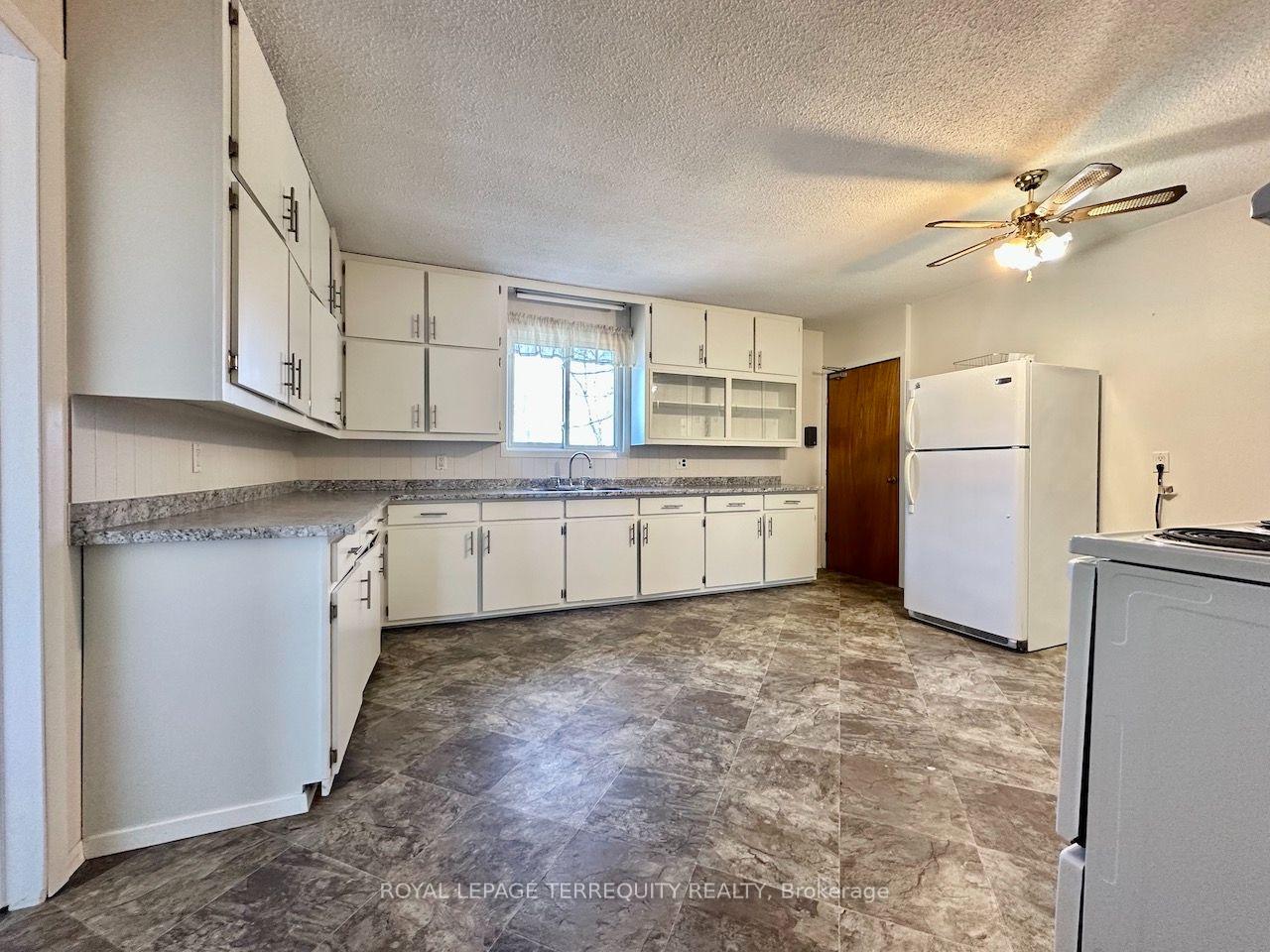Photo 10 of Unit Unit A, 1775 Bowmanville Avenue, Clarington, Bowmanville — HOMEH