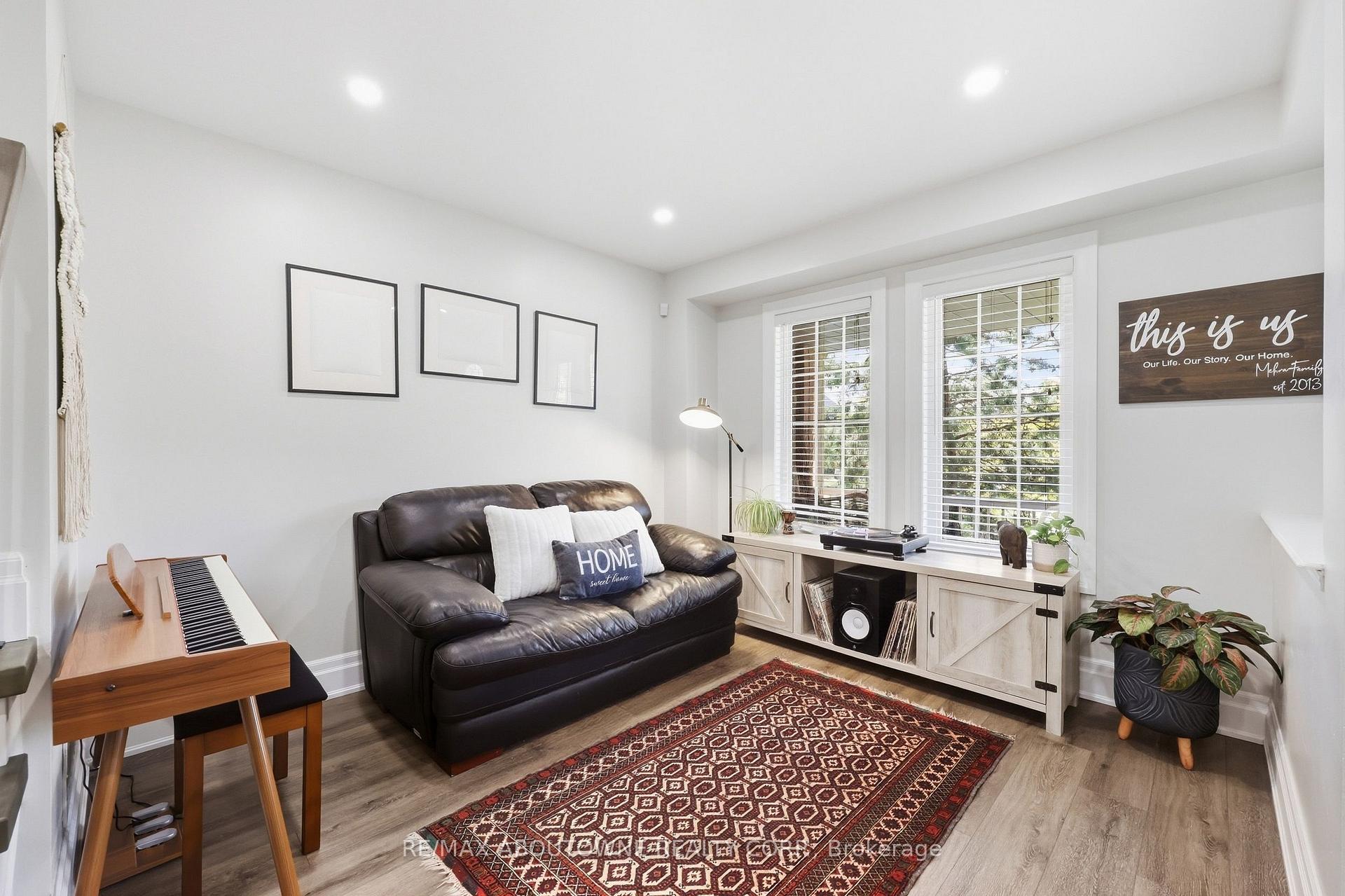 Photo 9 of 2409 Postmaster Drive, Oakville, Westmount — HOMEH