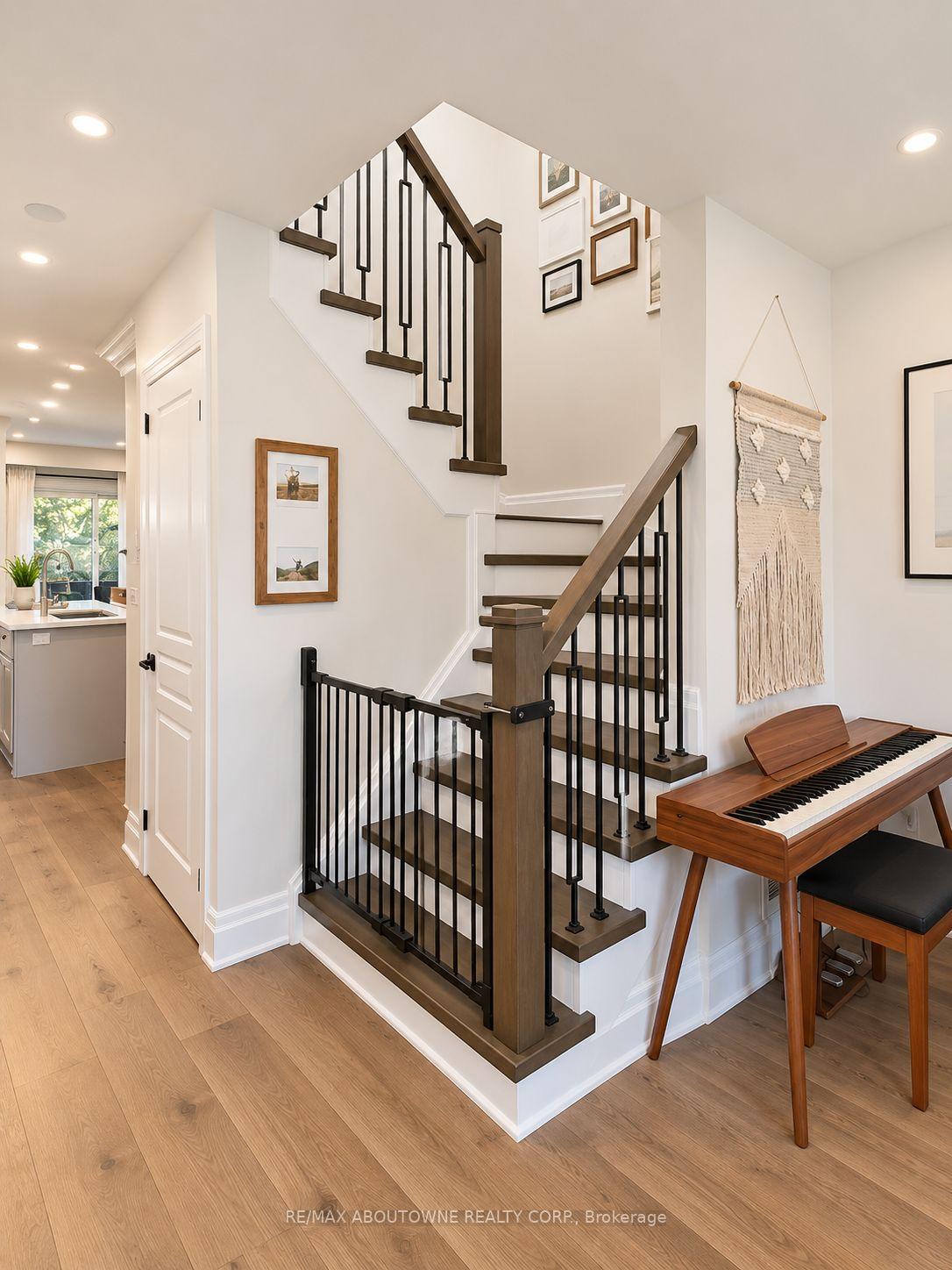 Photo 12 of 2409 Postmaster Drive, Oakville, Westmount — HOMEH